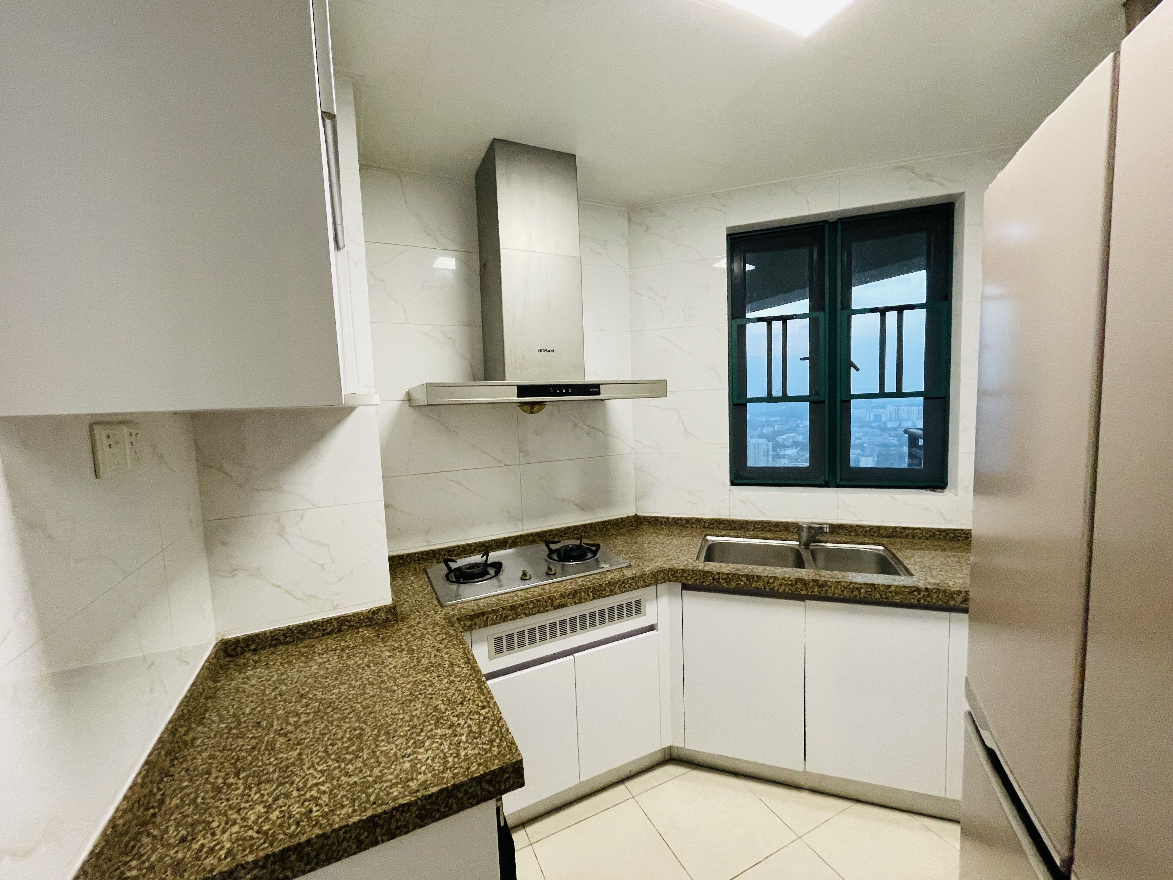 恒大绿洲  2室2厅1卫    1800.0元/月室内图