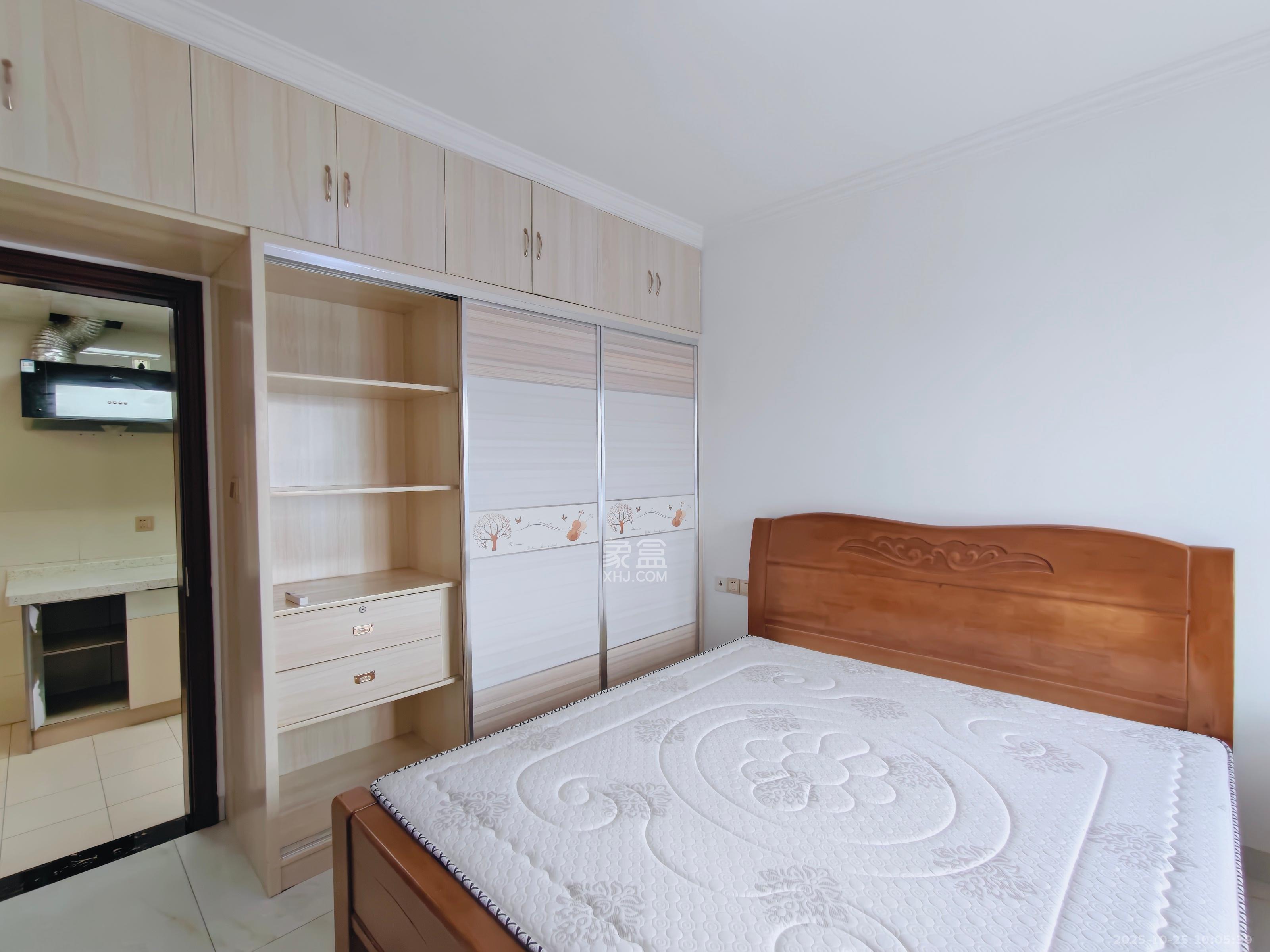 辉宏橄榄城  1室1厅1卫    1200.0元/月 辉宏橄榄城  1室1厅1卫    1200.0元/月室内图