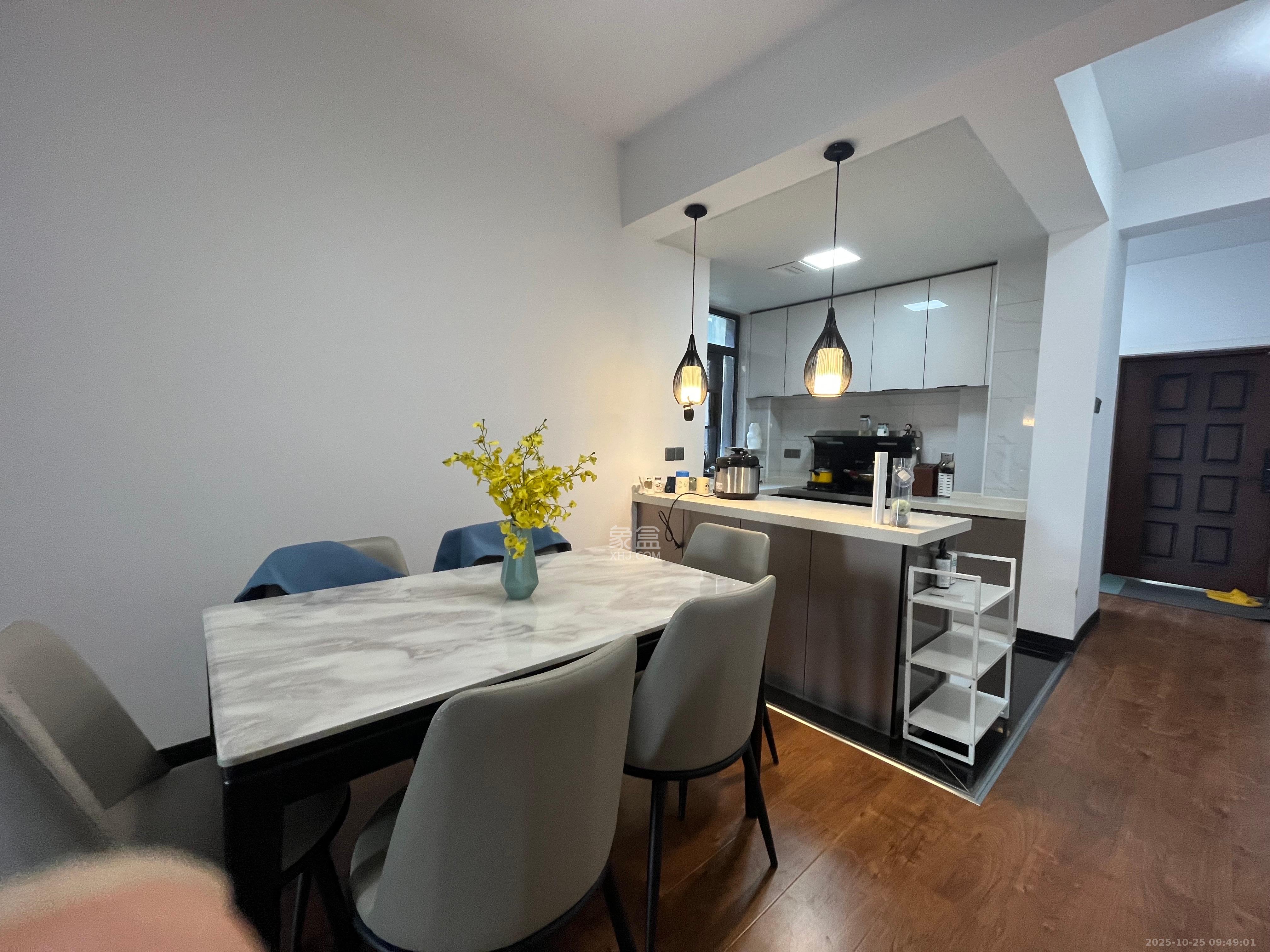 藏珑湖上国际花园  3室2厅1卫    3500.0元/月室内图