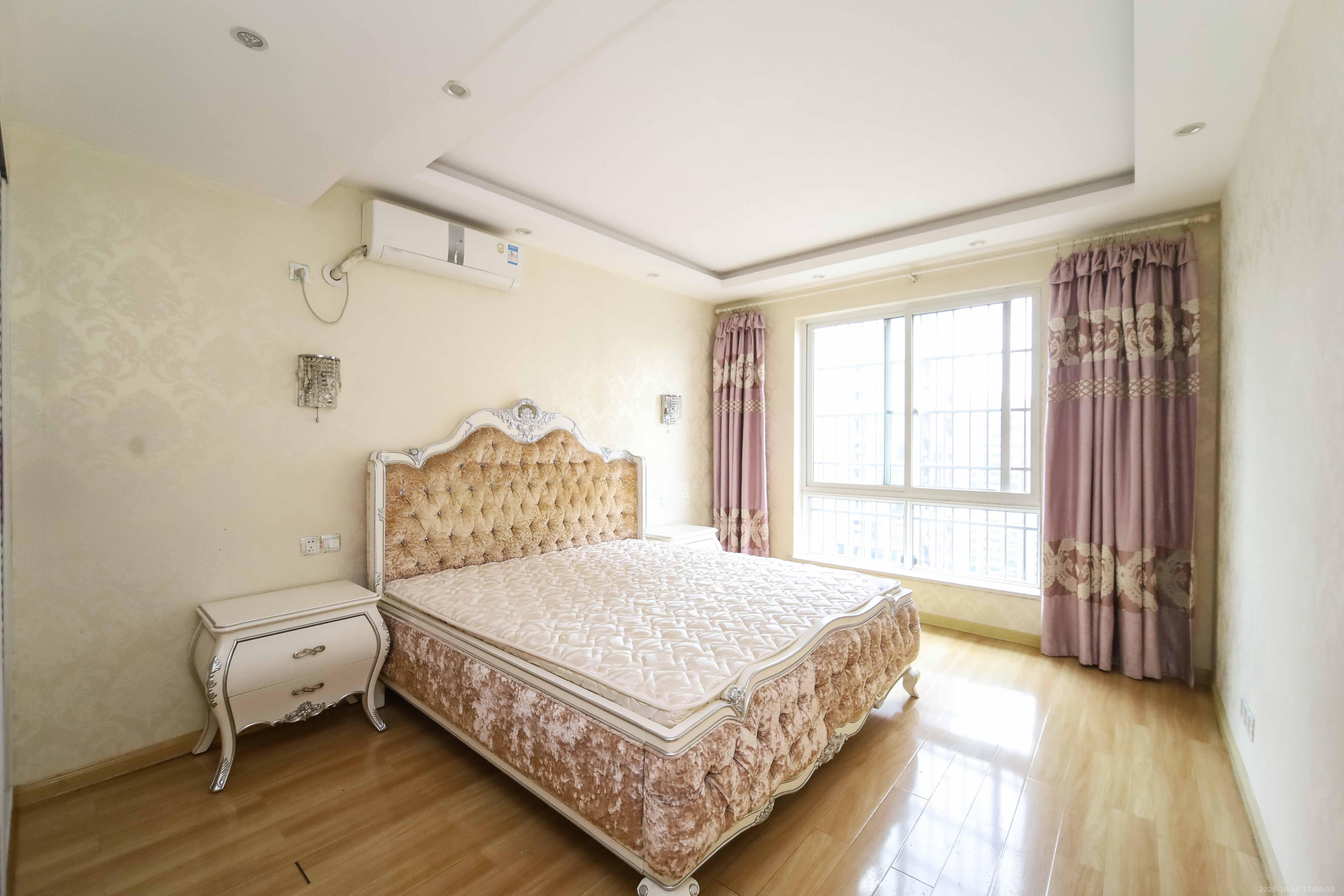 鑫科明珠  2室1厅1卫    87.8万卧室