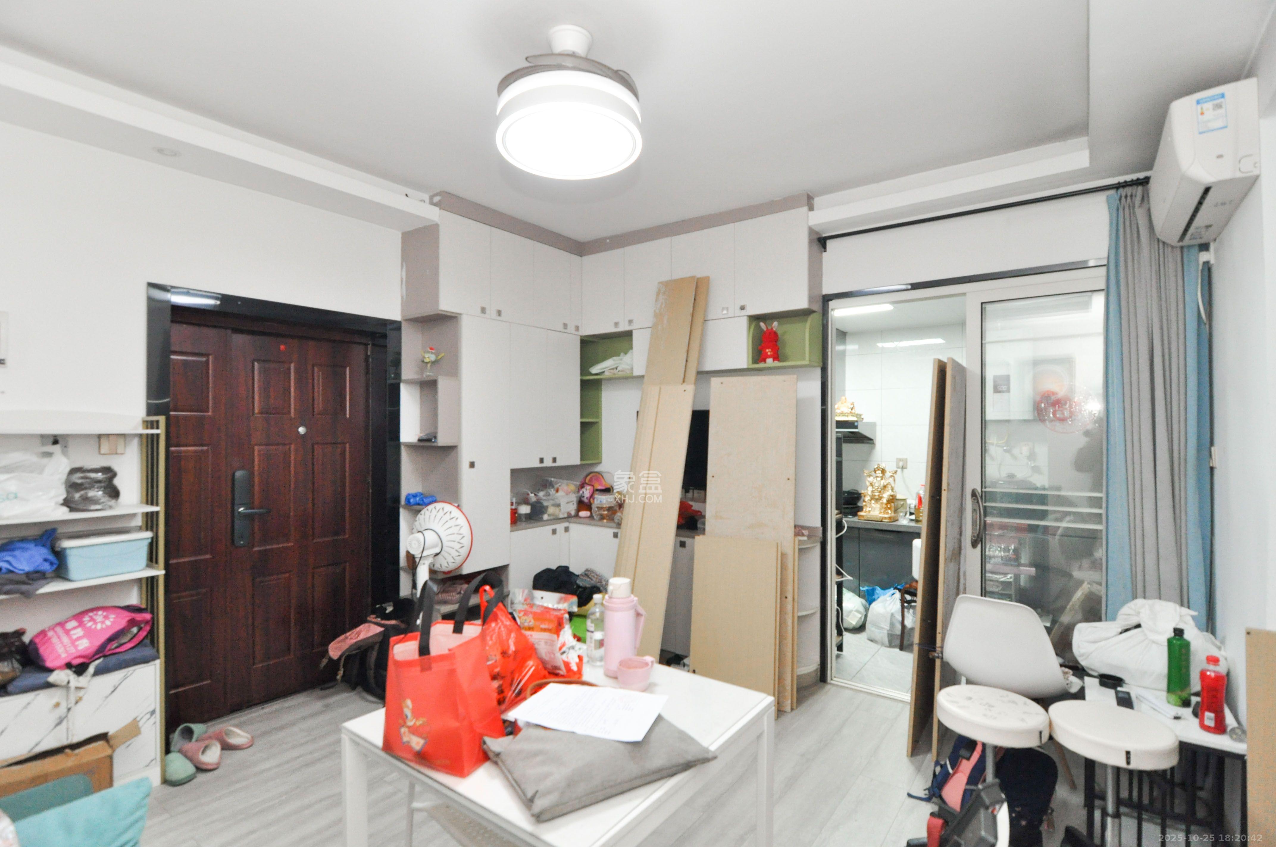 共和世家  1室1厅1卫    2500.0元/月 共和世家  1室1厅1卫    2500.0元/月室内图