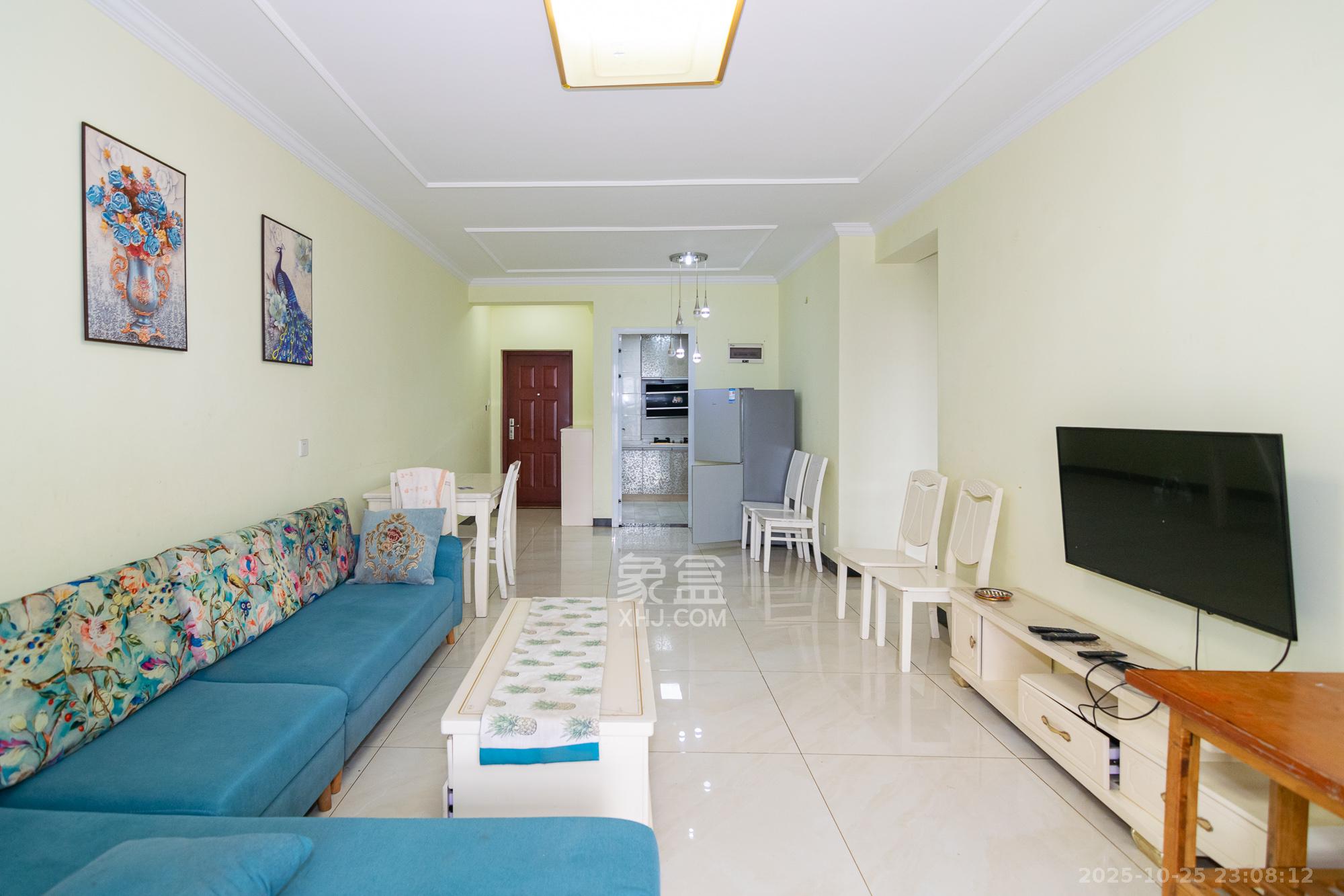 新城国际花都  3室2厅1卫    50.0万客厅