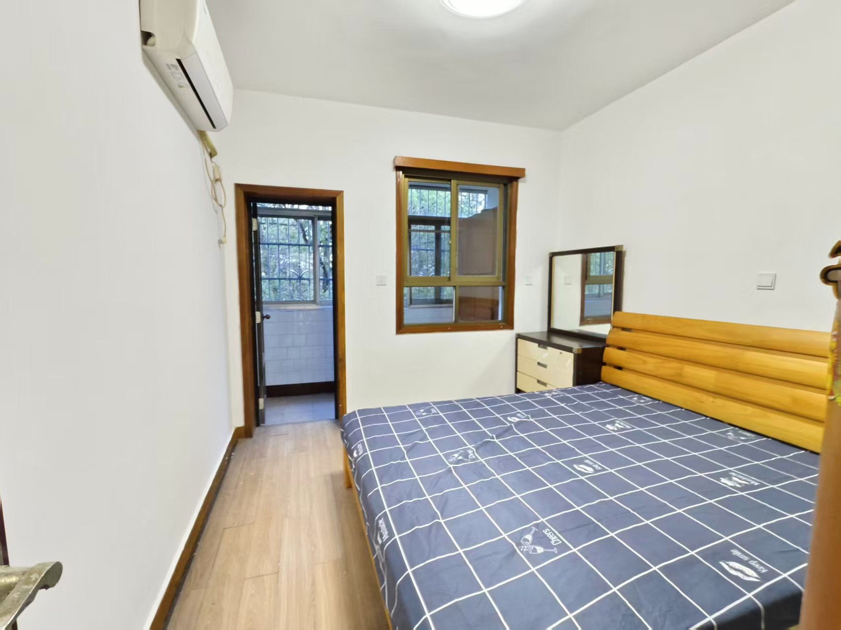 湘安小区  2室1厅1卫    22.8万 湘安小区  2室1厅1卫    22.8万室内图