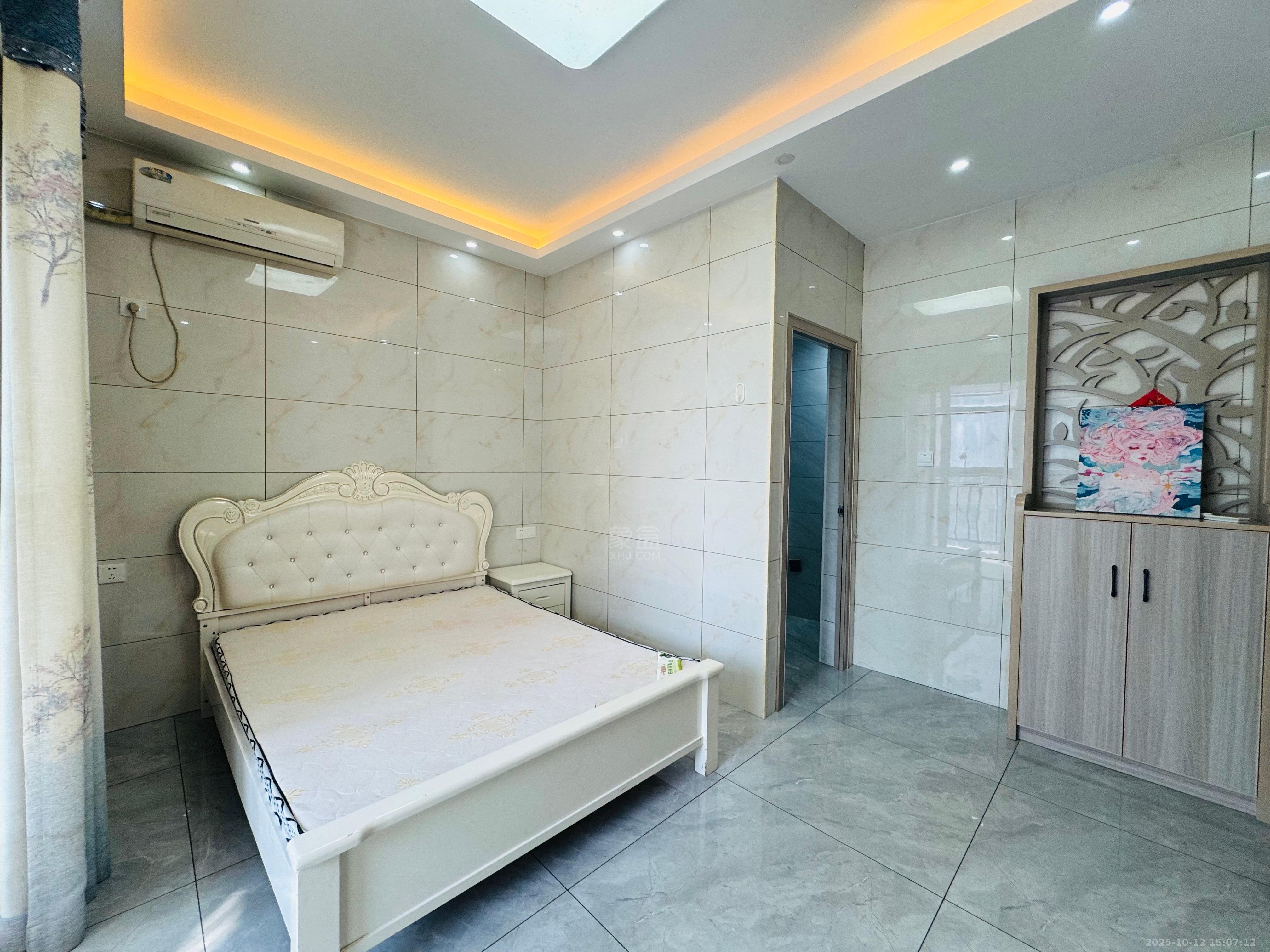 流金岁月-华晨国际  1室1厅1卫    26.0万 流金岁月-华晨国际  1室1厅1卫    26.0万室内图