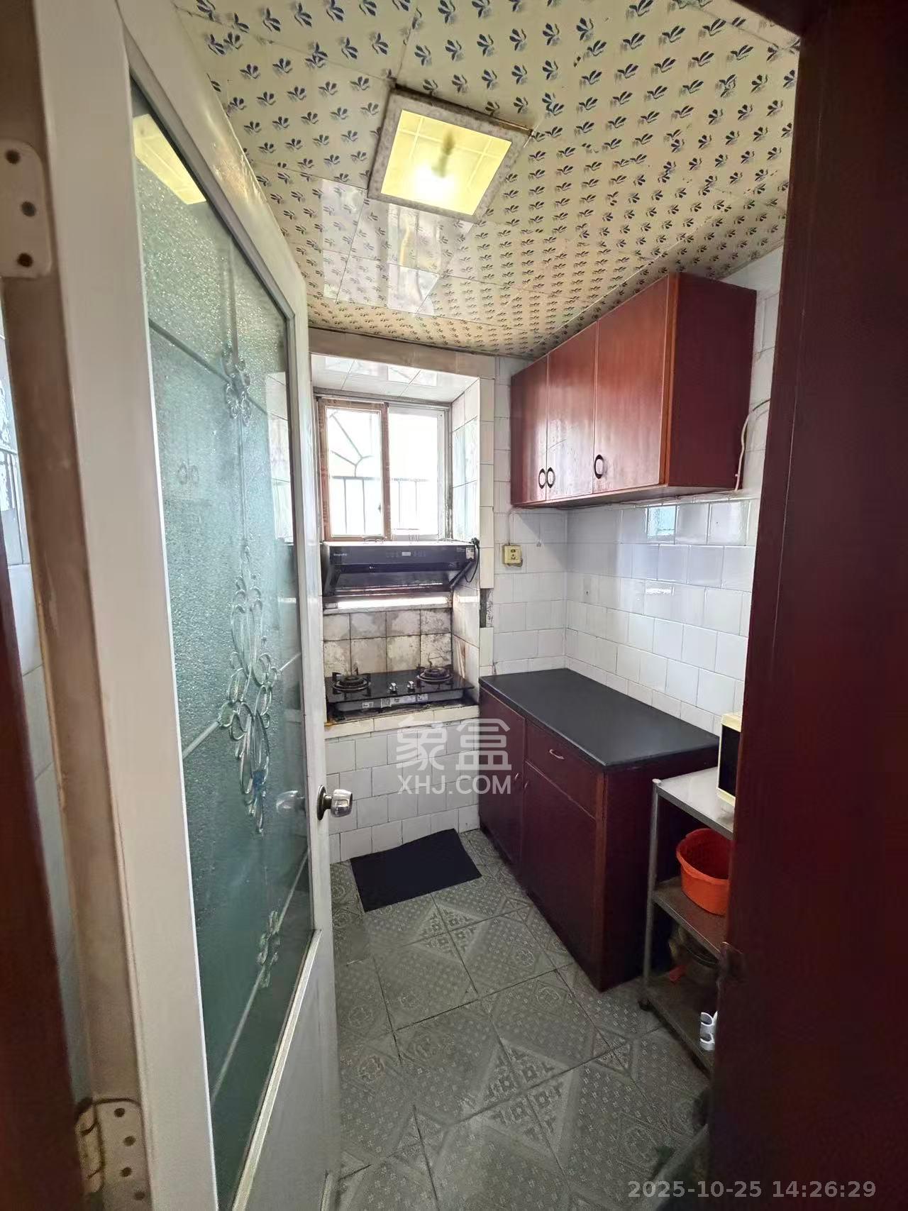 新运公寓  3室2厅1卫    2000.0元/月 新运公寓  3室2厅1卫    2000.0元/月室内图