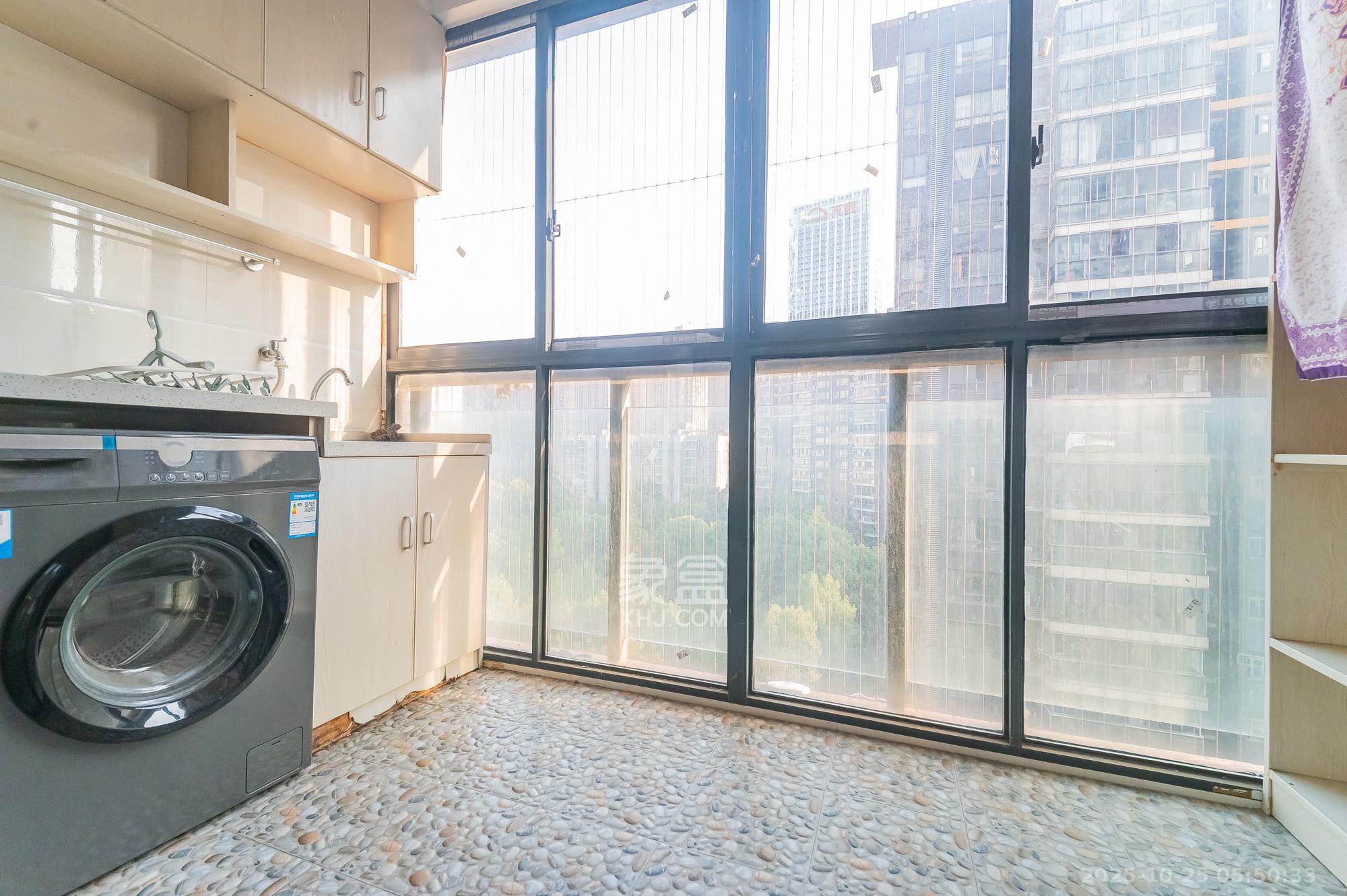 恒基凯旋门一二期  2室2厅1卫    58.8万阳台