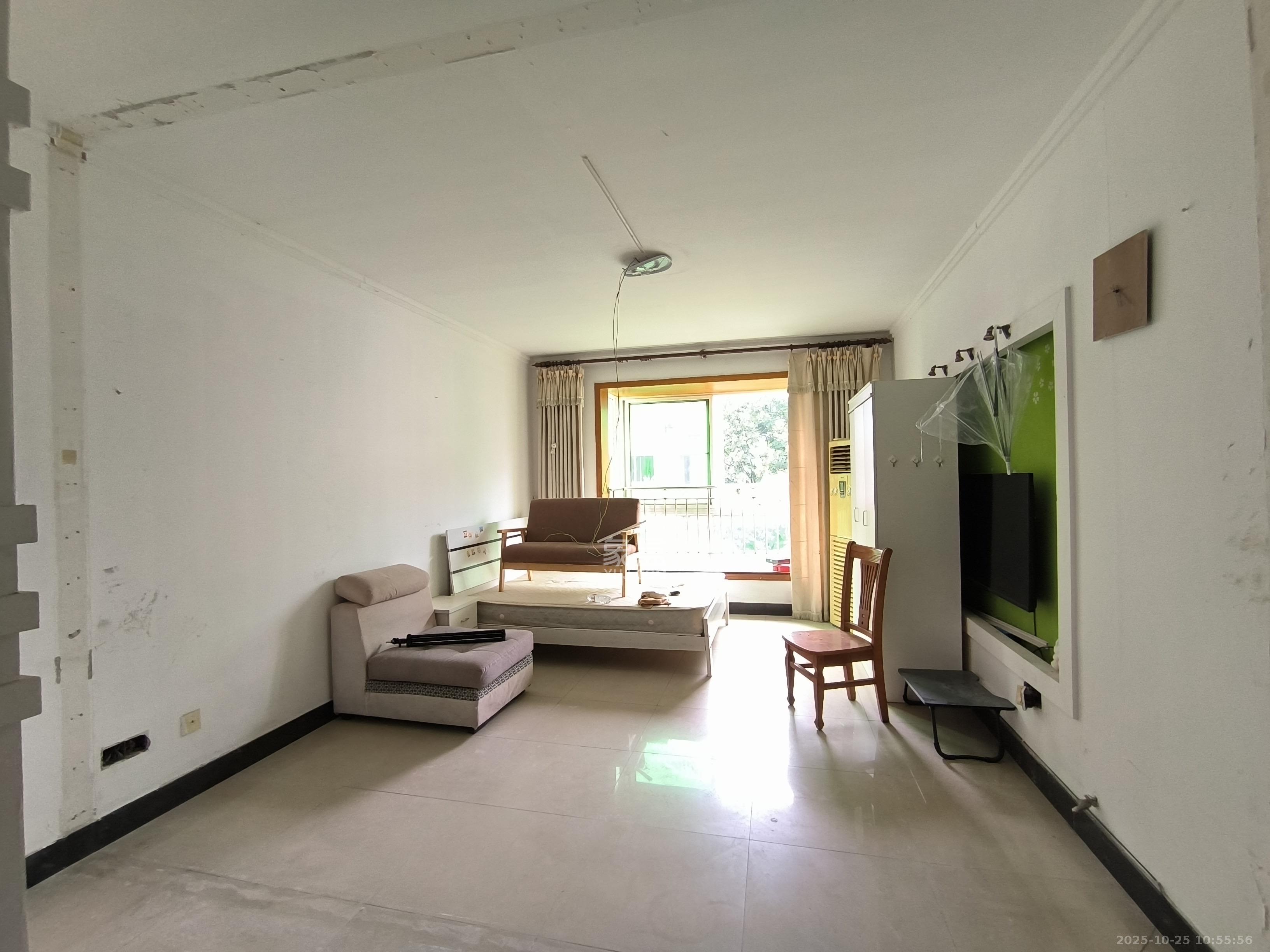 咸嘉新村嘉旺苑  3室2厅2卫    1900.0元/月 咸嘉新村嘉旺苑  3室2厅2卫    1900.0元/月