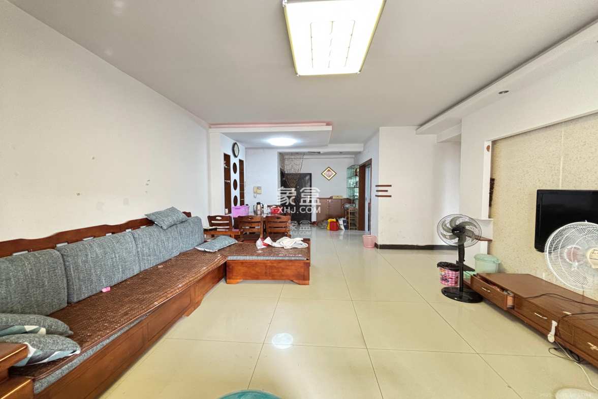 星沙教师公寓 3室2厅2卫 1700.0元/月 星沙教师公寓 3室2厅2卫 1700.0元/月室内图