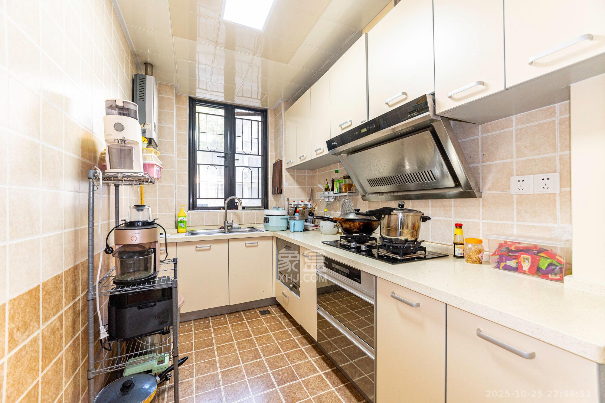 鹏基诺亚山林  4室2厅2卫    158.0万厨房