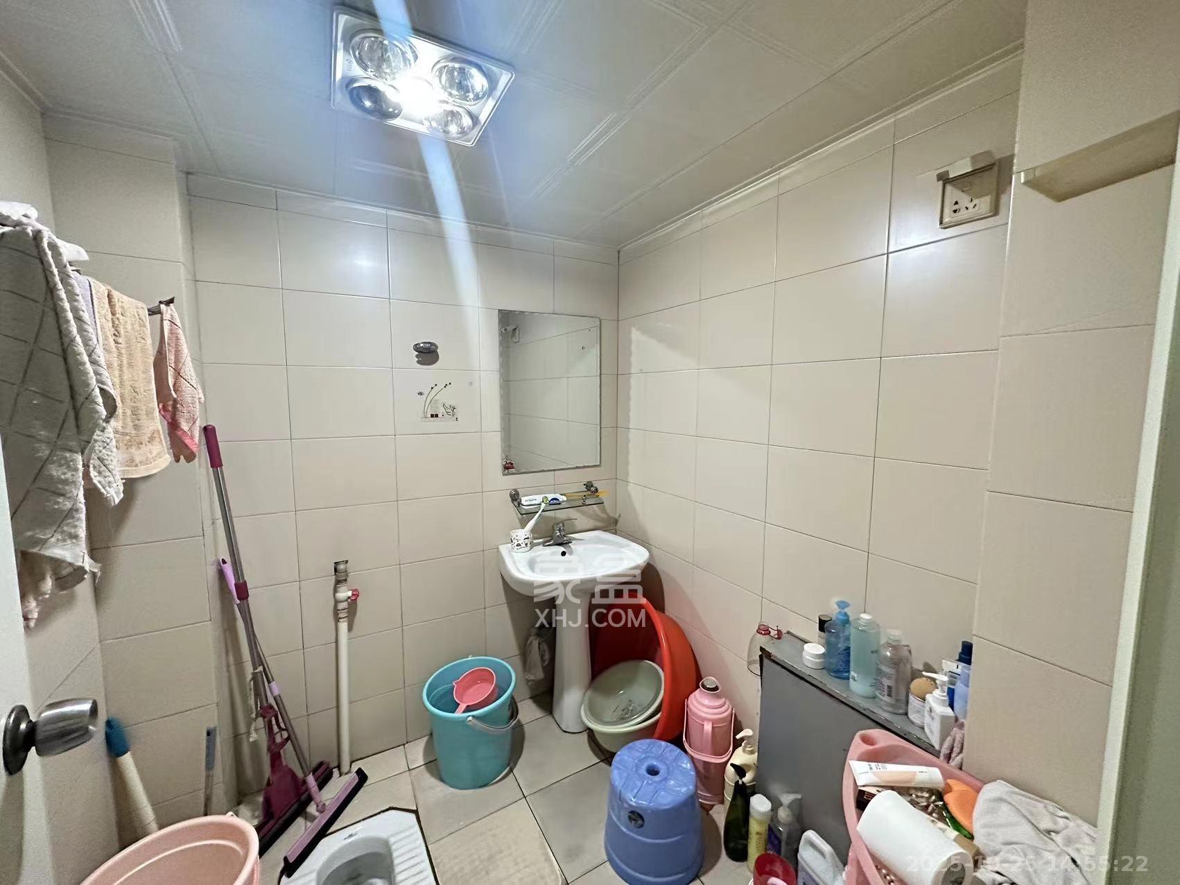 中南汽车世界  3室2厅2卫    1250.0元/月 中南汽车世界  3室2厅2卫    1250.0元/月室内图