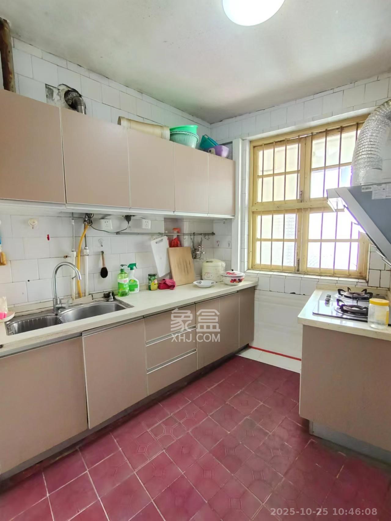 中国铝业单位宿舍  2室2厅1卫    2500.0元/月 中国铝业单位宿舍  2室2厅1卫    2500.0元/月室内图