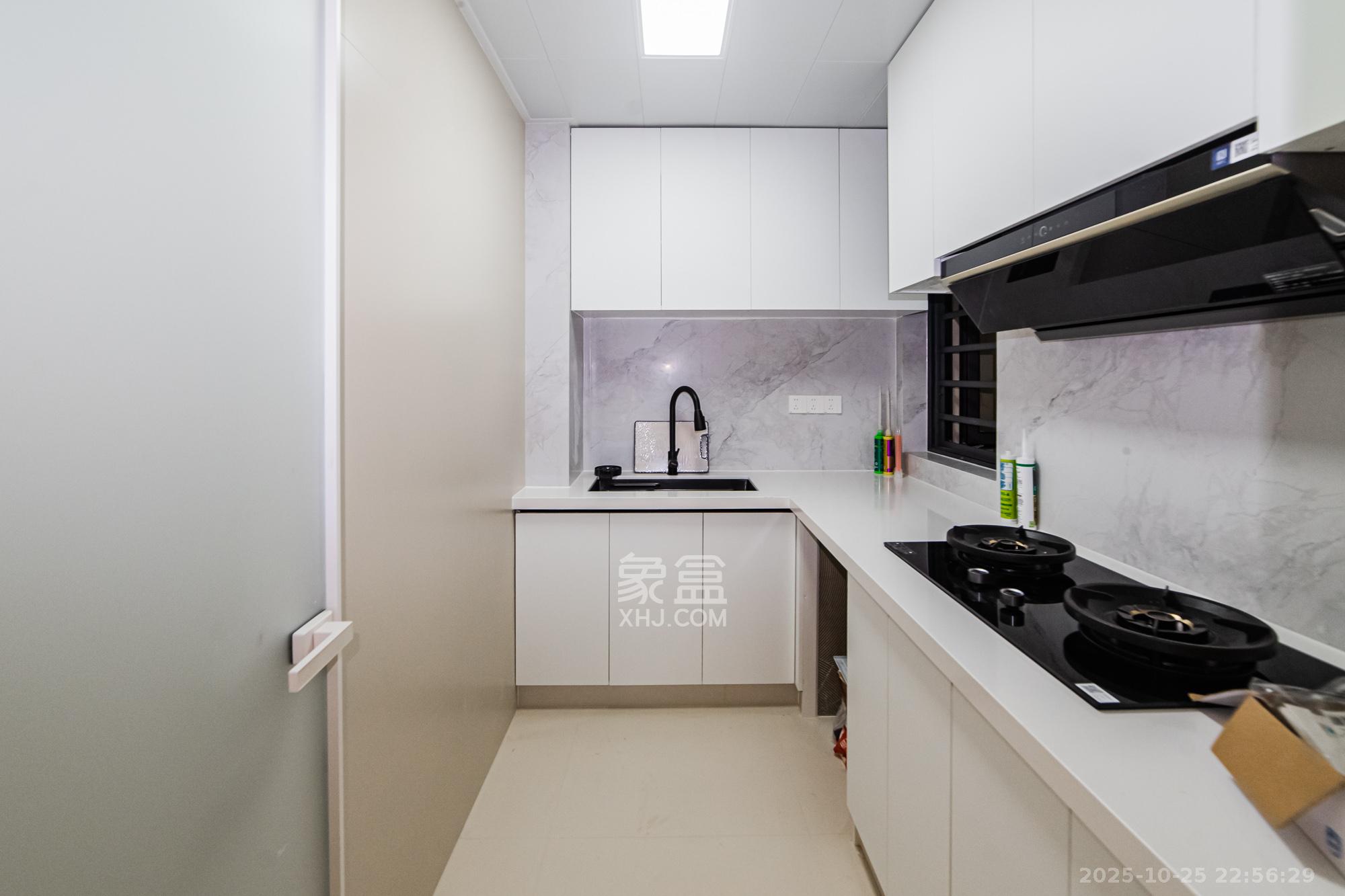 北辰三角洲C2区  3室2厅2卫    168.3万厨房