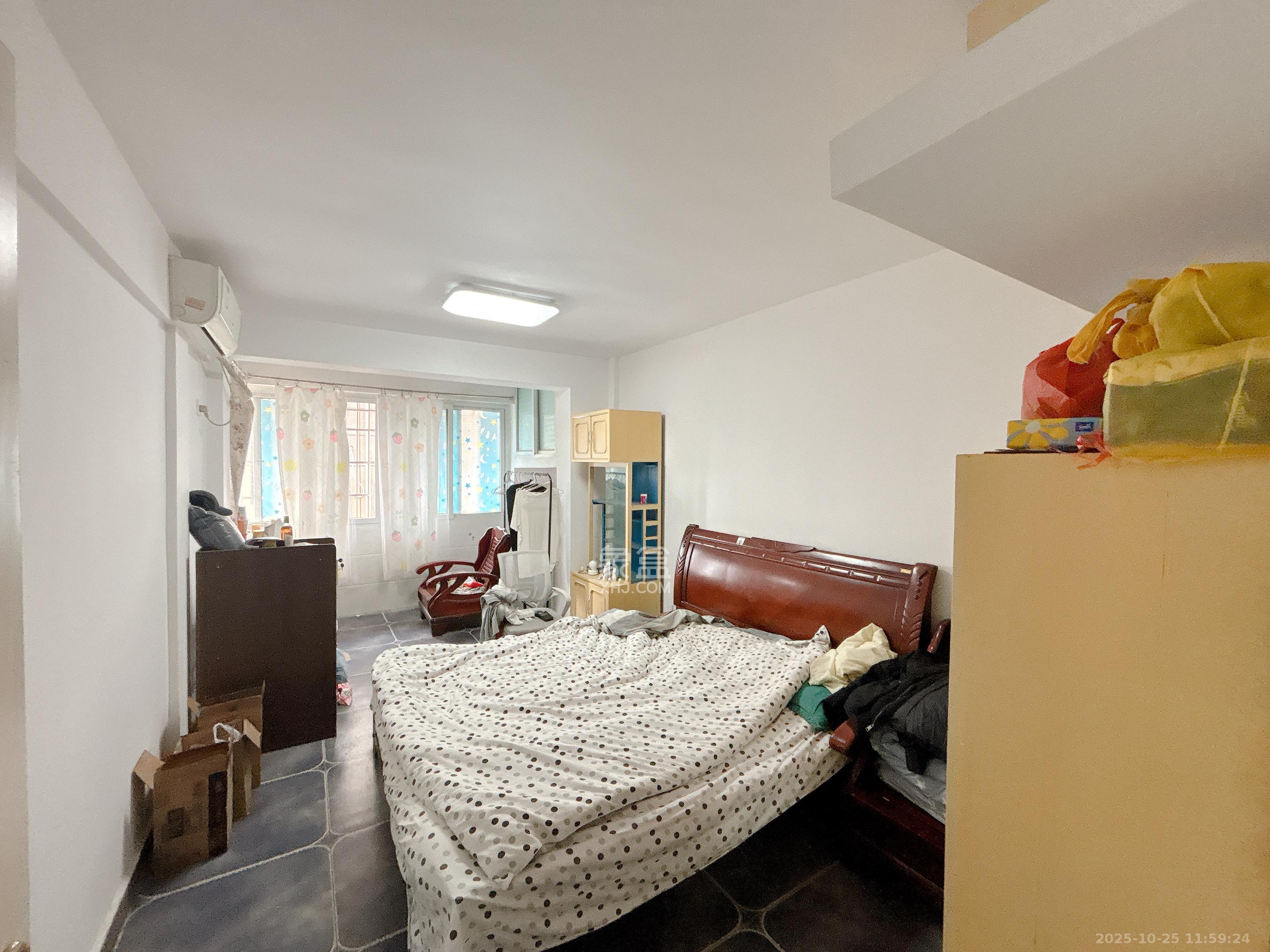 通泰街商居楼  3室1厅1卫    2000.0元/月室内图