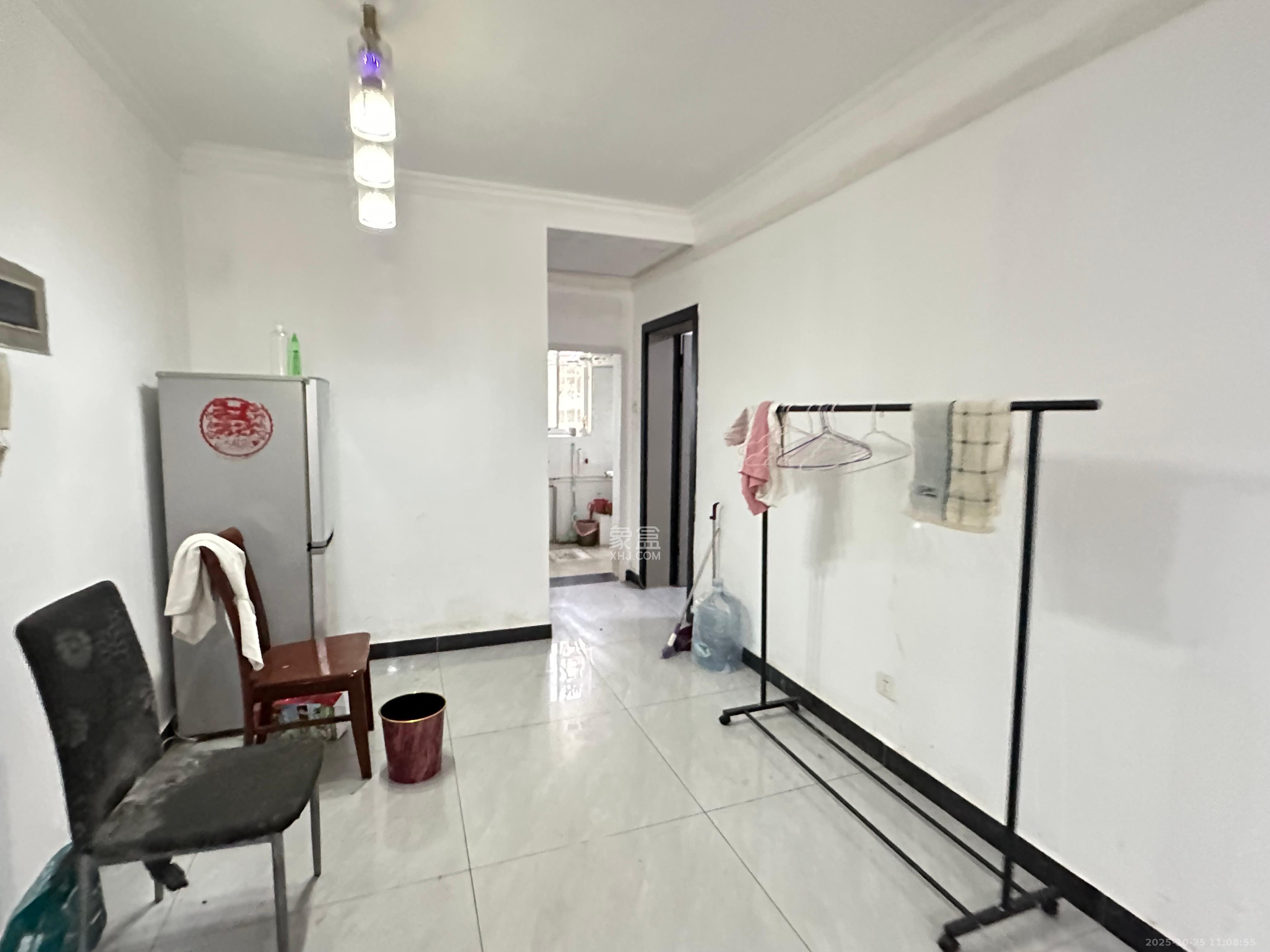 鄱阳小区  2室2厅2卫    1200.0元/月室内图