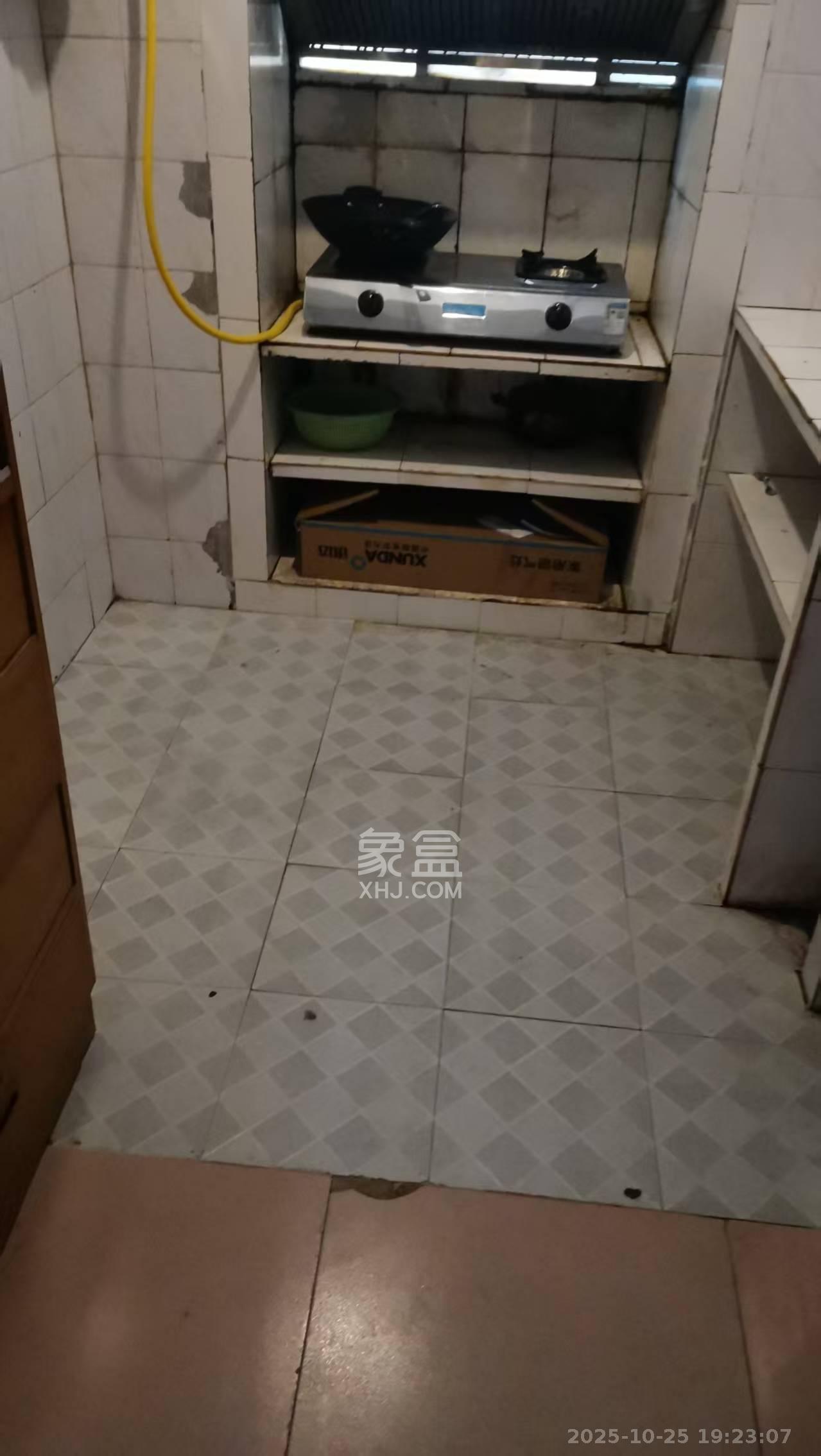 涂家冲社区（涂新小区、农商银行宿舍）  2室1厅1卫    1500.0元/月室内图