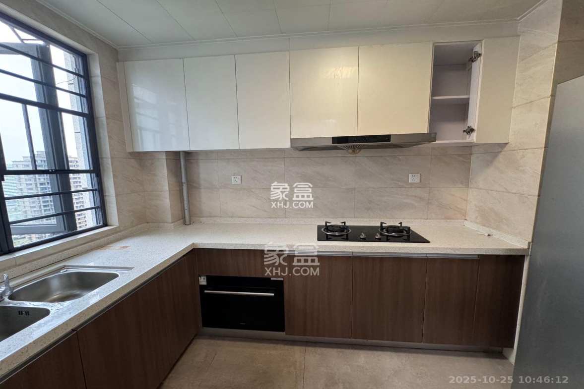 保利中环广场(保利中悦苑)  4室2厅2卫    4500.0元/月 保利中环广场(保利中悦苑)  4室2厅2卫    4500.0元/月室内图1