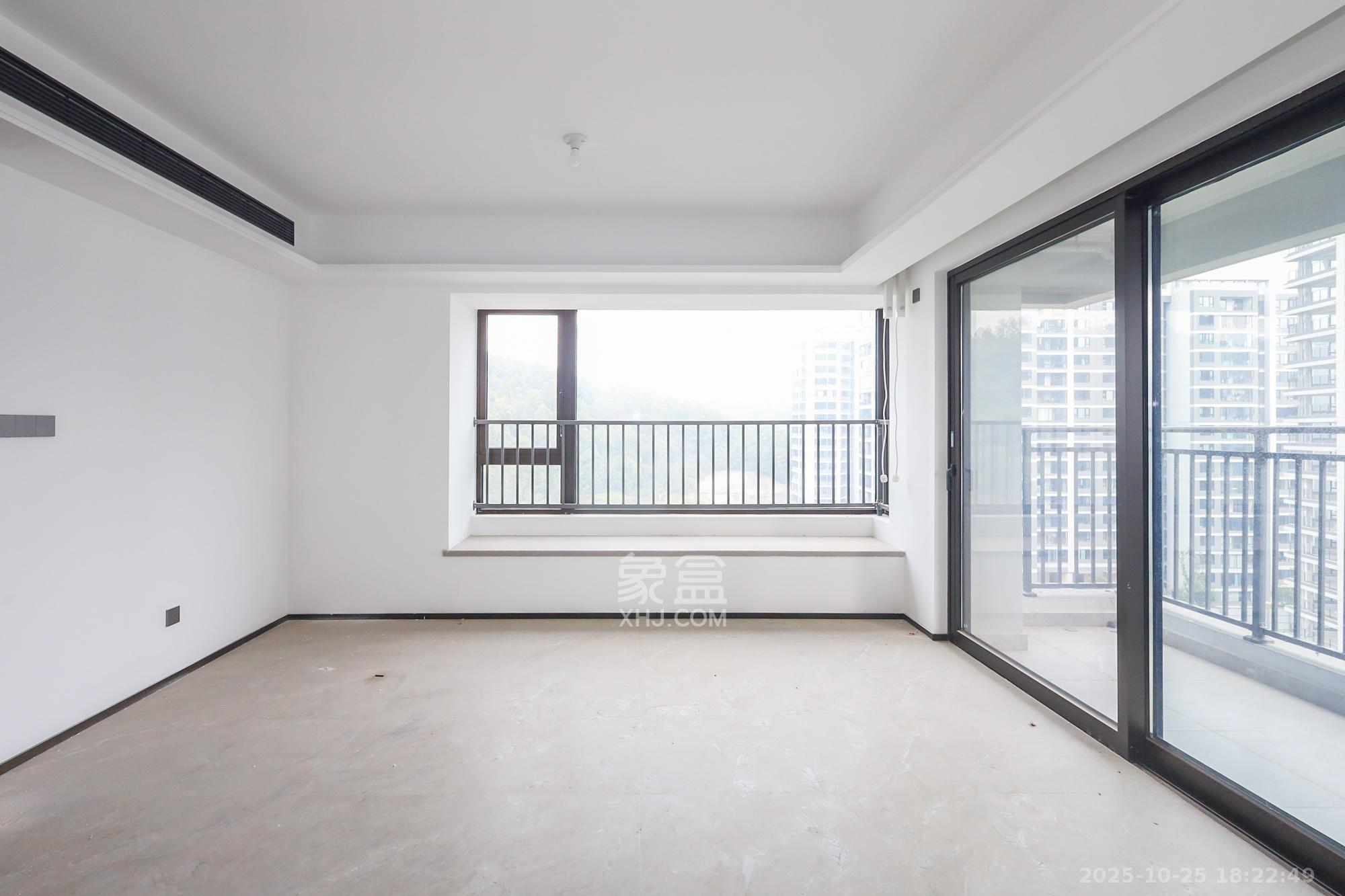 万科森林公园  4室2厅2卫    220.0万