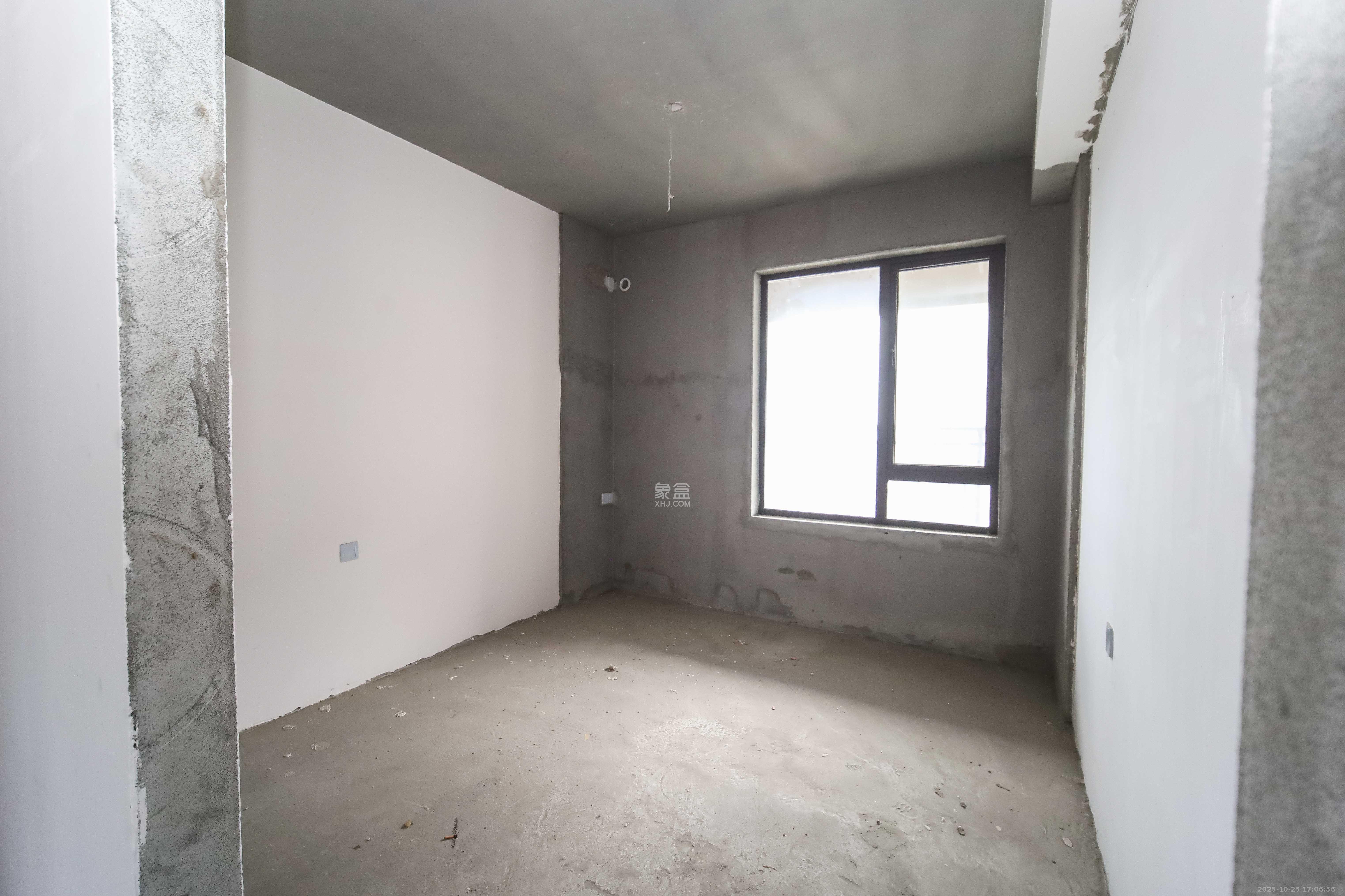 德奥悦东方  4室2厅2卫    158.0万卧室