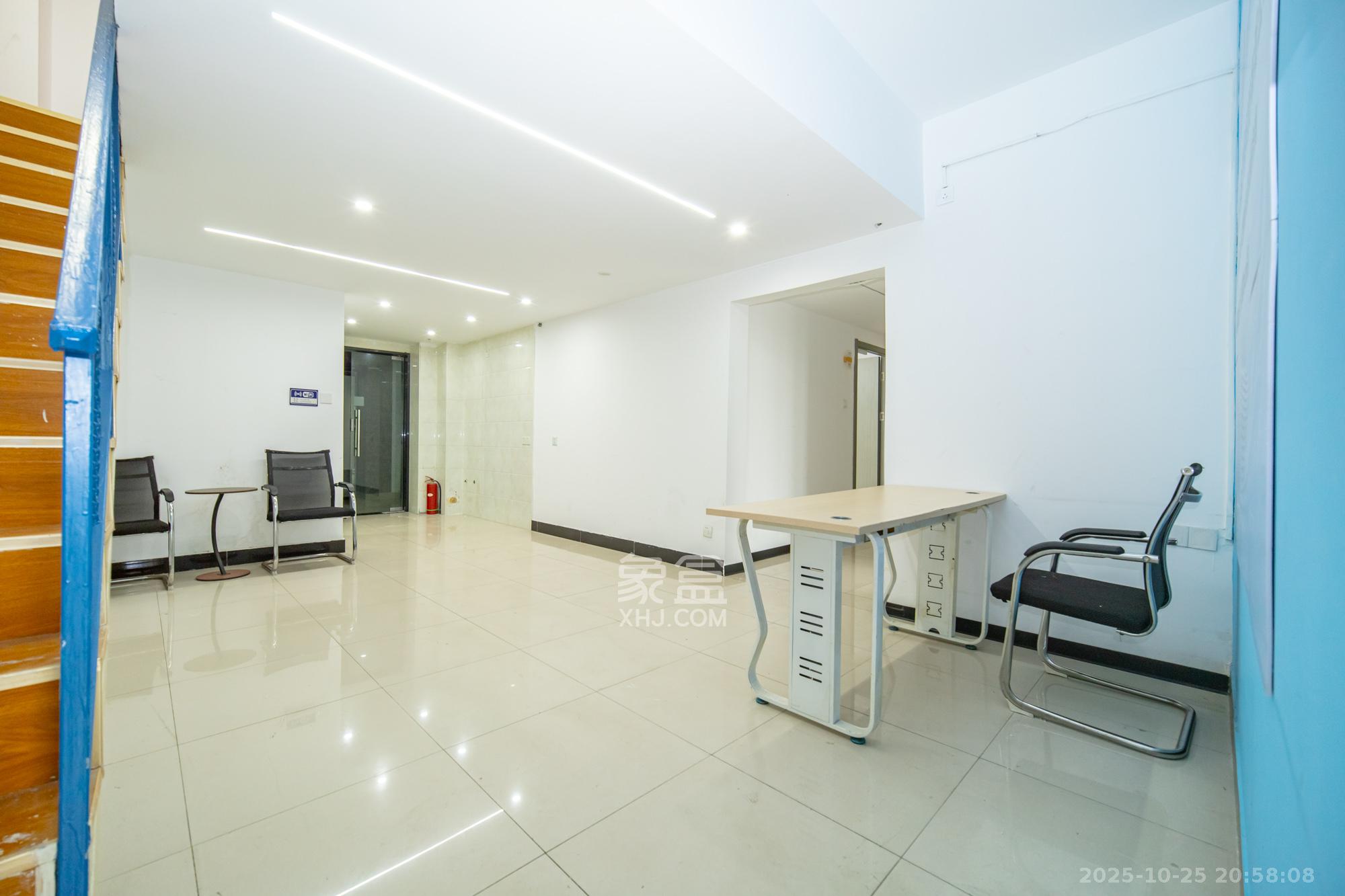 金科时代中心  1室1厅1卫    22.8万客厅