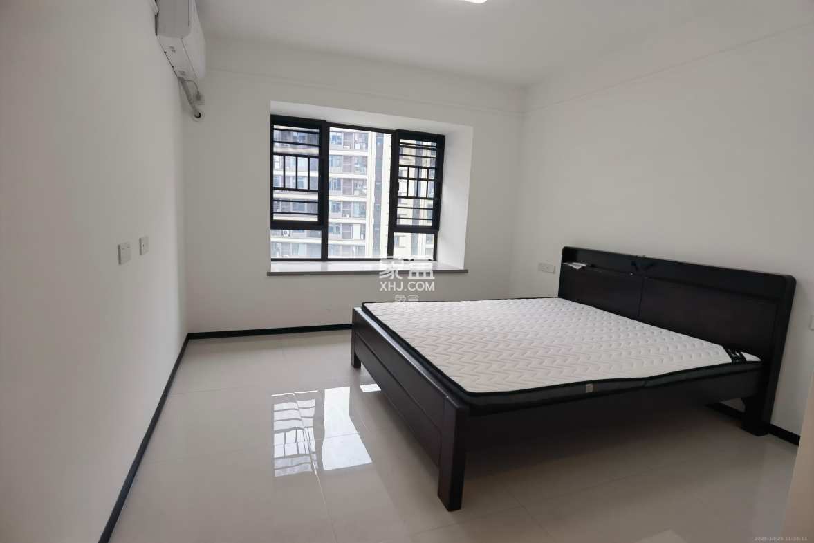 蓝光雍锦府  4室2厅2卫    3000.0元/月 蓝光雍锦府  4室2厅2卫    3000.0元/月室内图