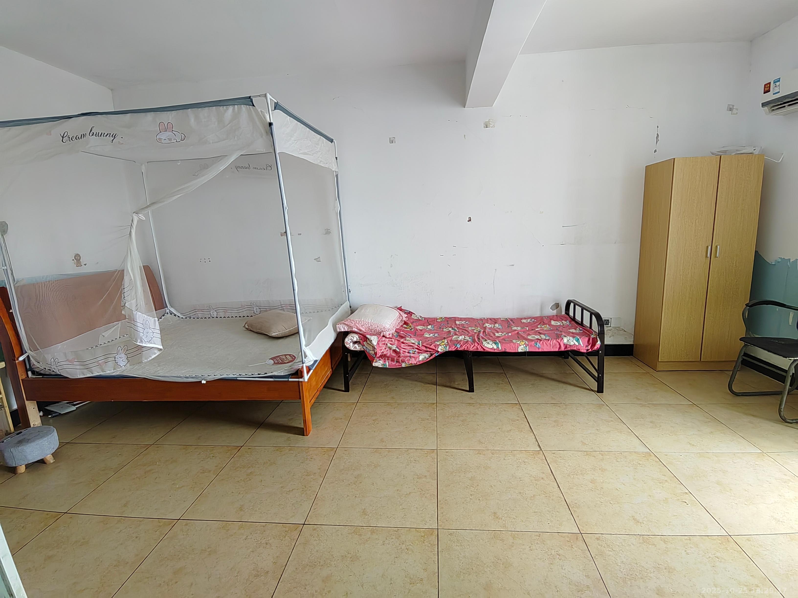 世景华庭  1室1厅1卫    1000.0元/月室内图