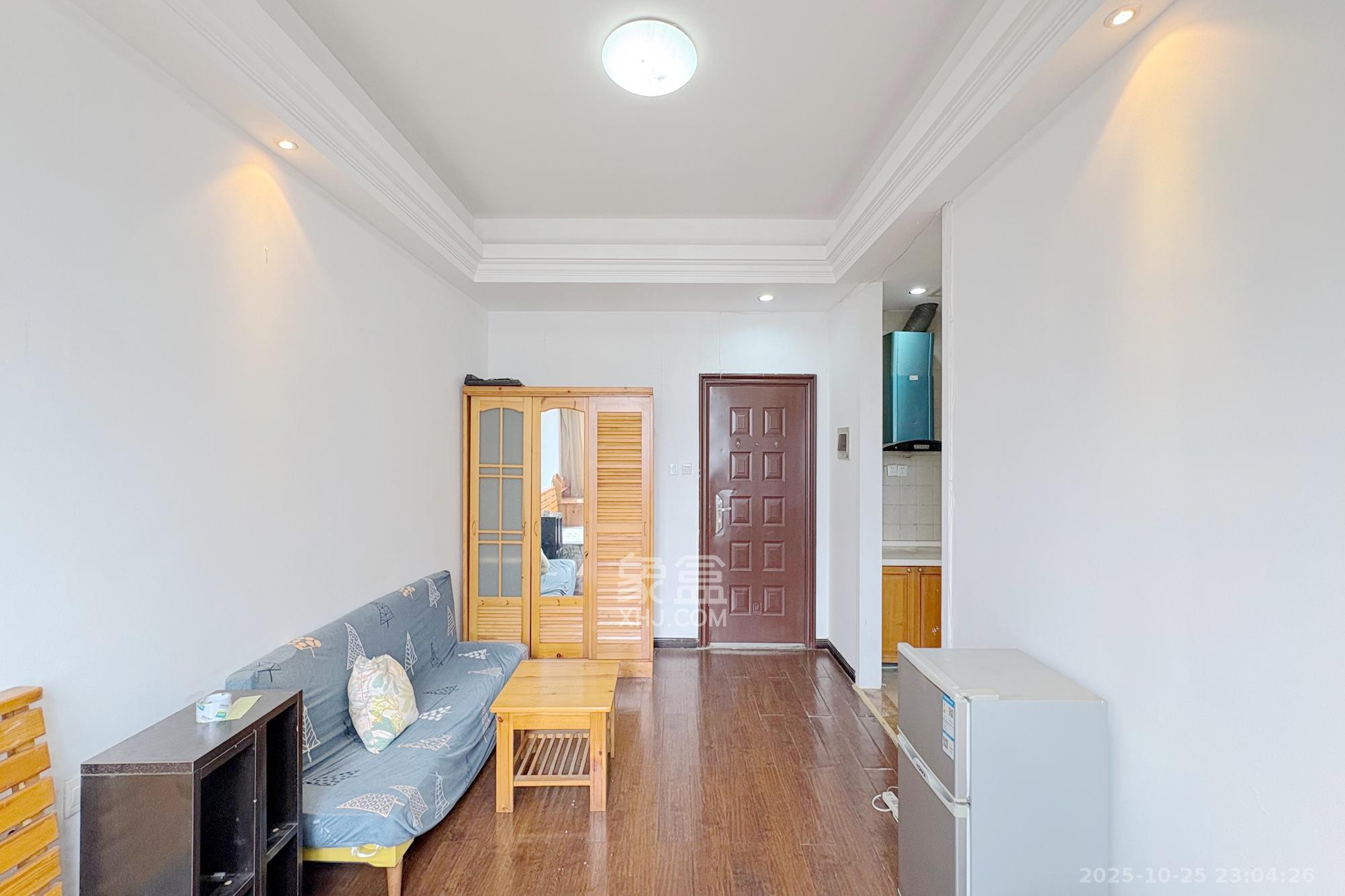 铂宫  1室1厅1卫    32.5万客厅