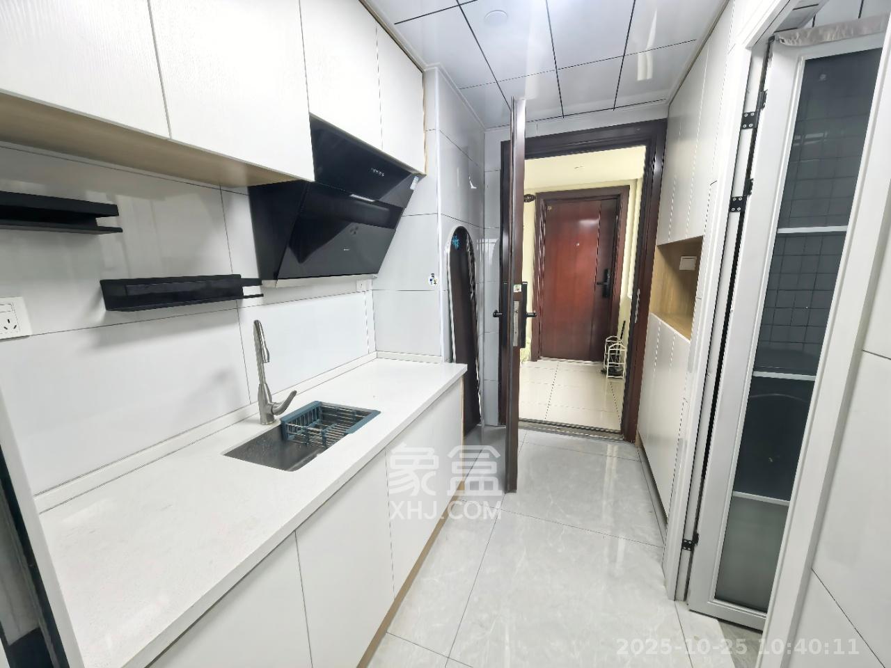 碧桂园城市之光  1室0厅0卫    1700.0元/月 碧桂园城市之光  1室0厅0卫    1700.0元/月室内图