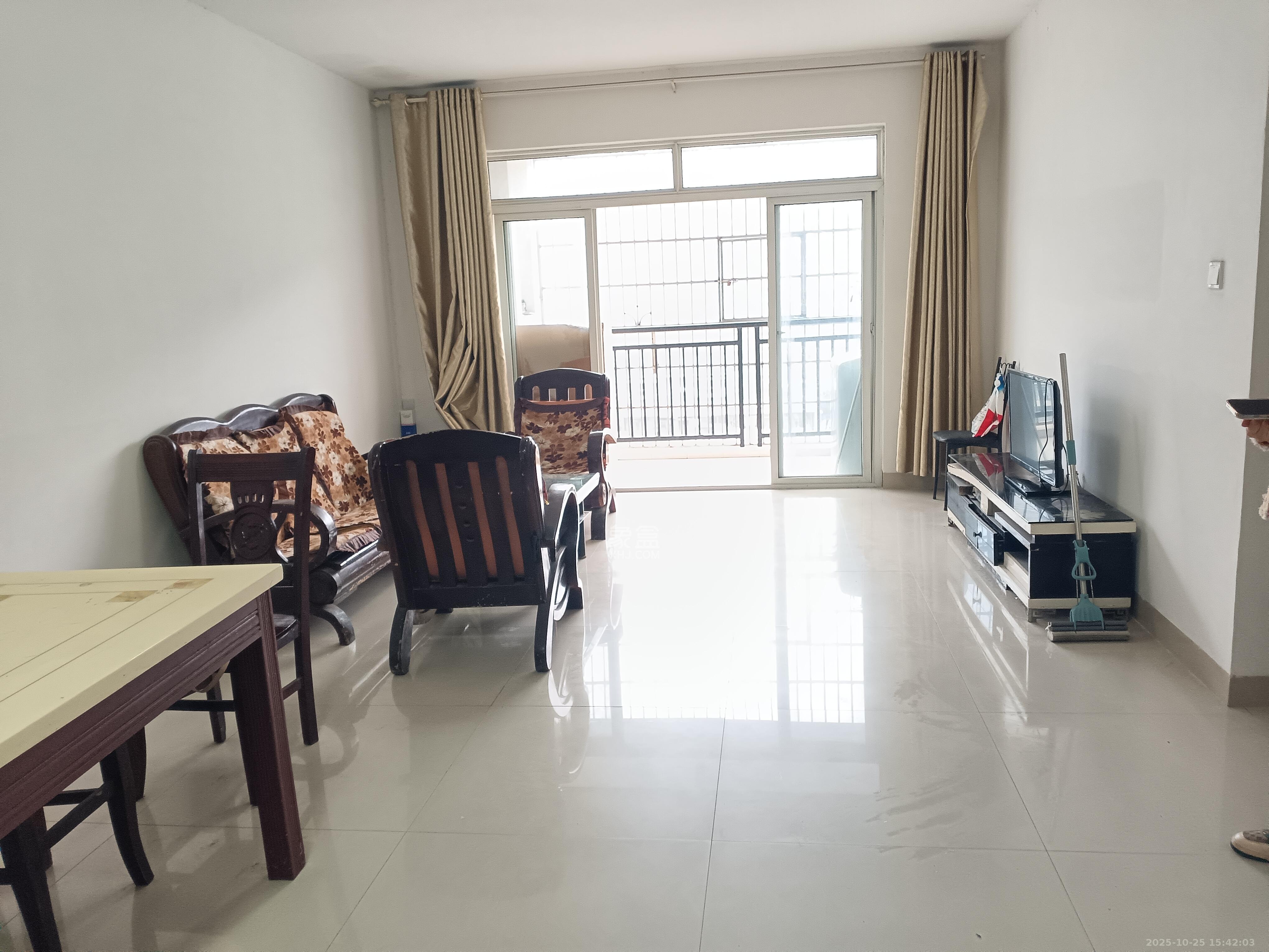 金麓西岸和苑  2室2厅1卫    1800.0元/月室内图