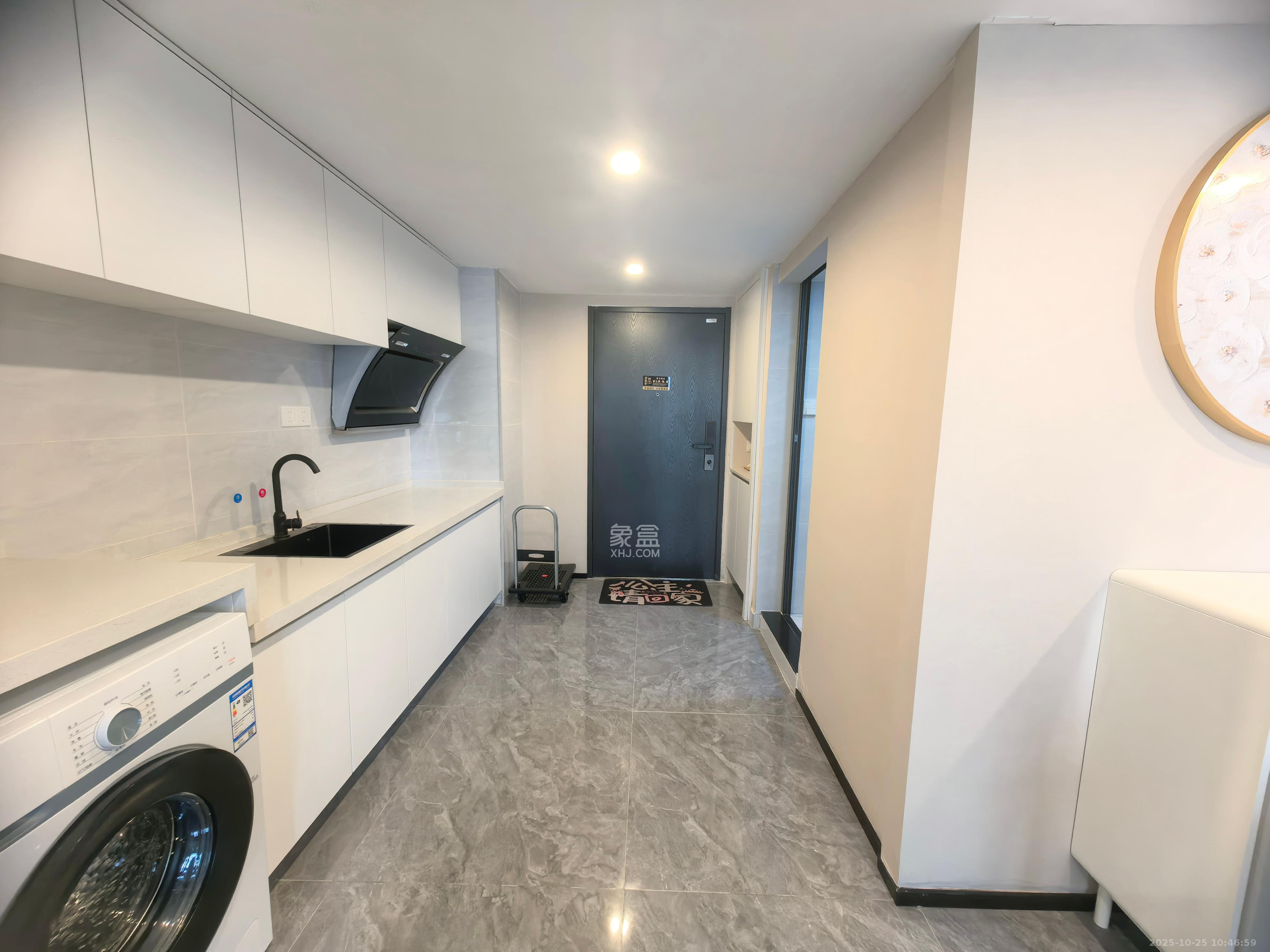 敬天广场  1室1厅1卫    2700.0元/月 敬天广场  1室1厅1卫    2700.0元/月室内图