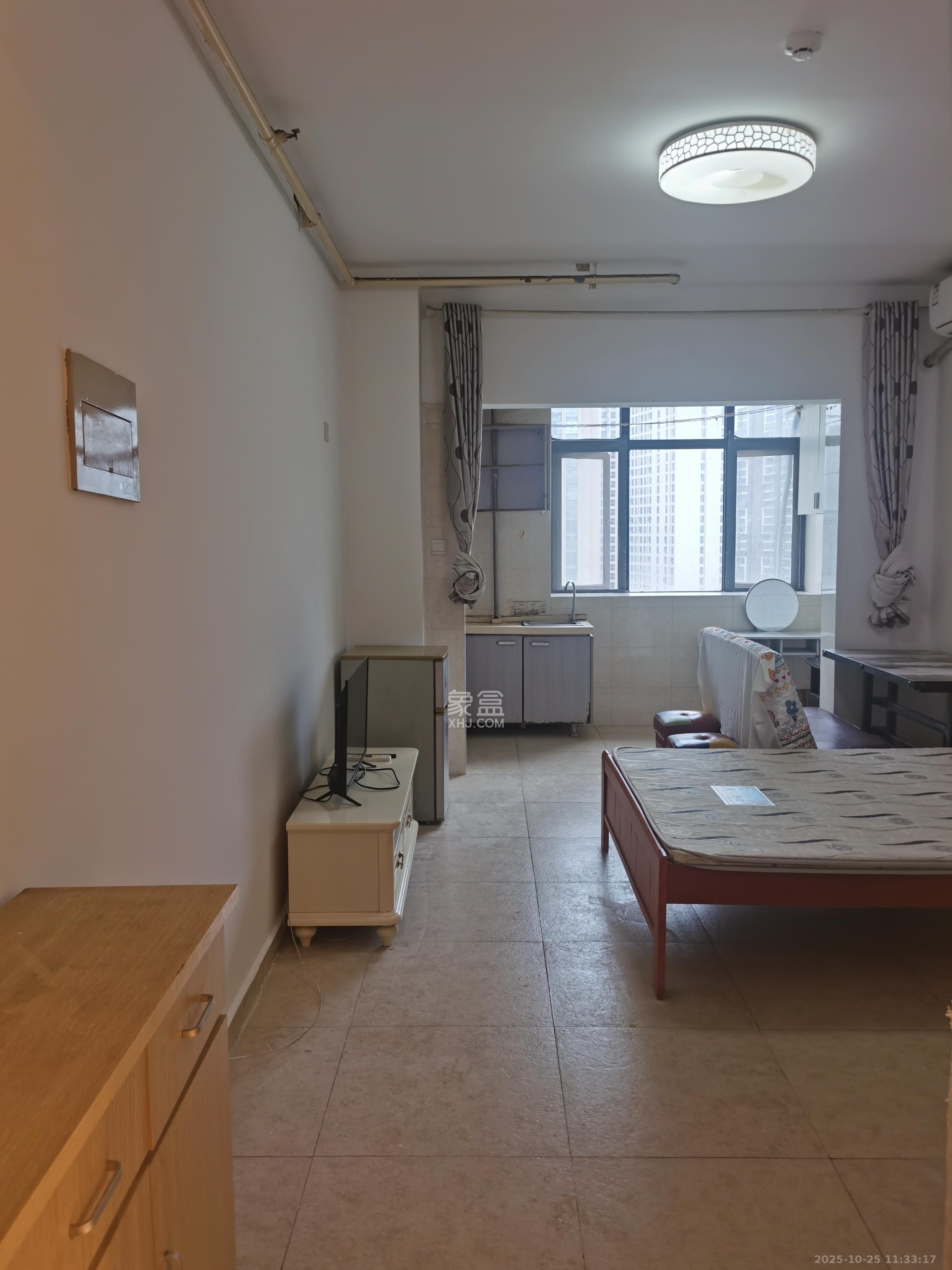 鑫远杰座  1室1厅1卫    1300.0元/月 鑫远杰座  1室1厅1卫    1300.0元/月