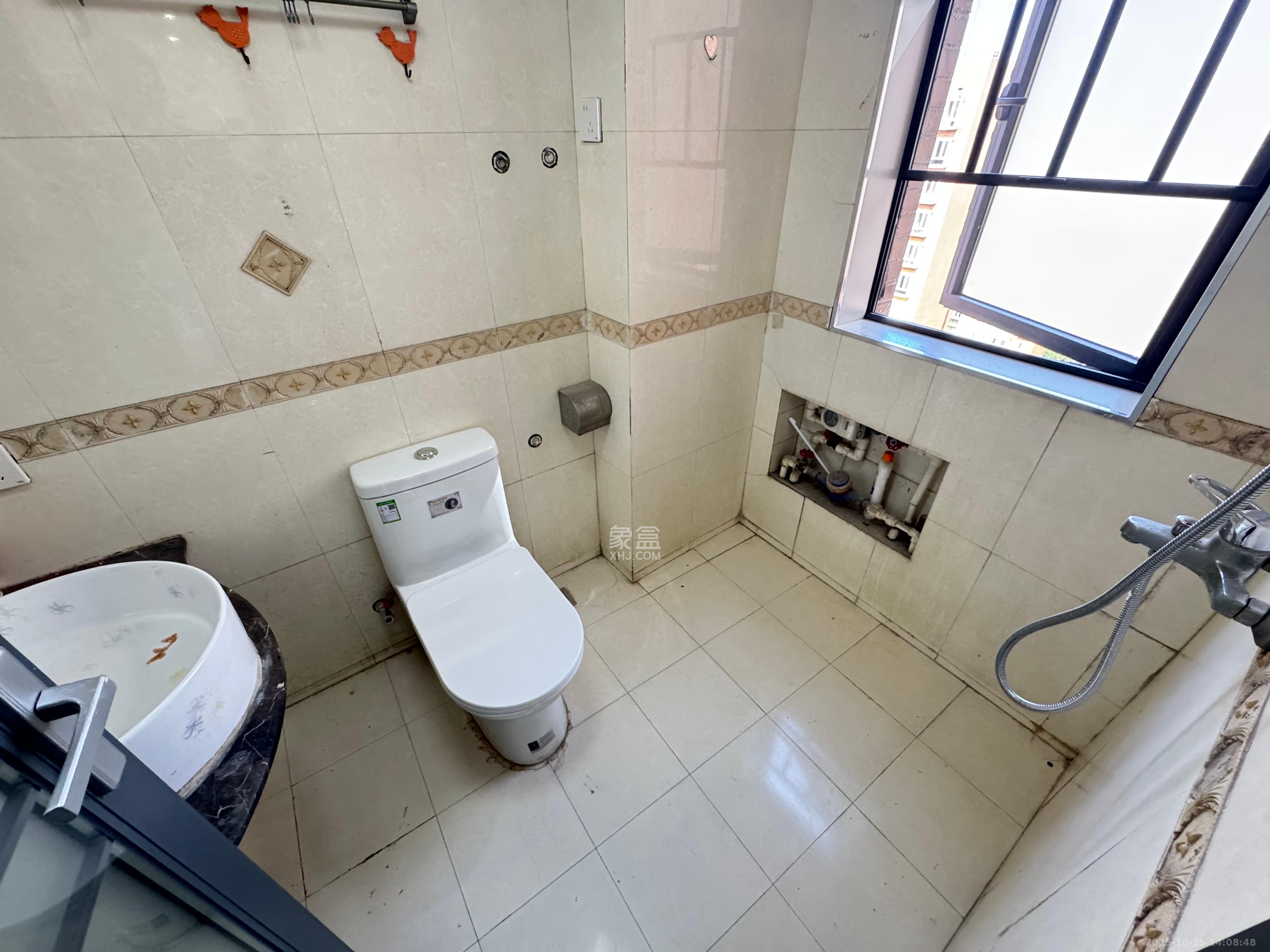 地质家园一、二期(地泰人民公馆)  3室2厅1卫    3500.0元/月 地质家园一、二期(地泰人民公馆)  3室2厅1卫    3500.0元/月室内图