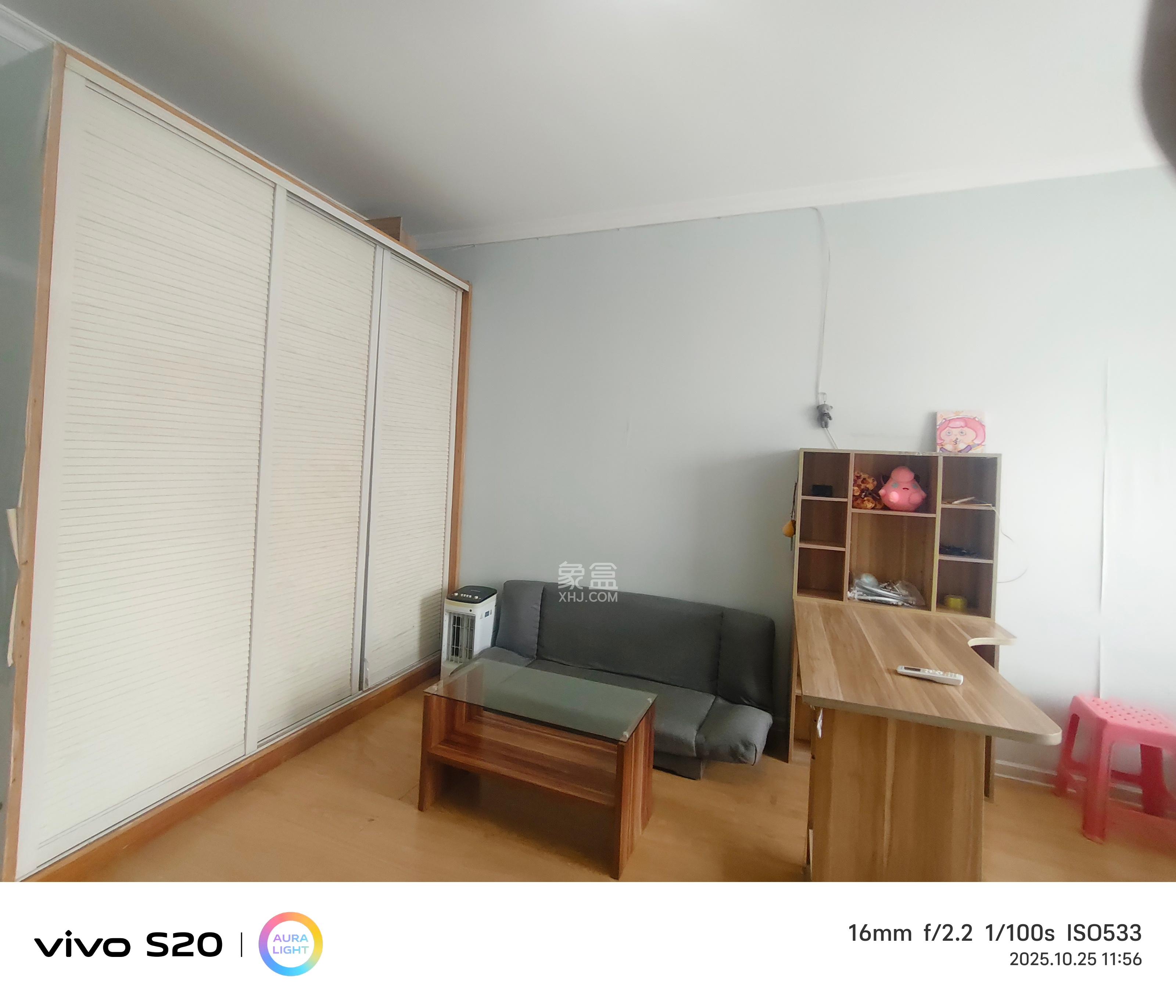月亮湾草莓街区一、二期  1室1厅1卫    1200.0元/月室内图