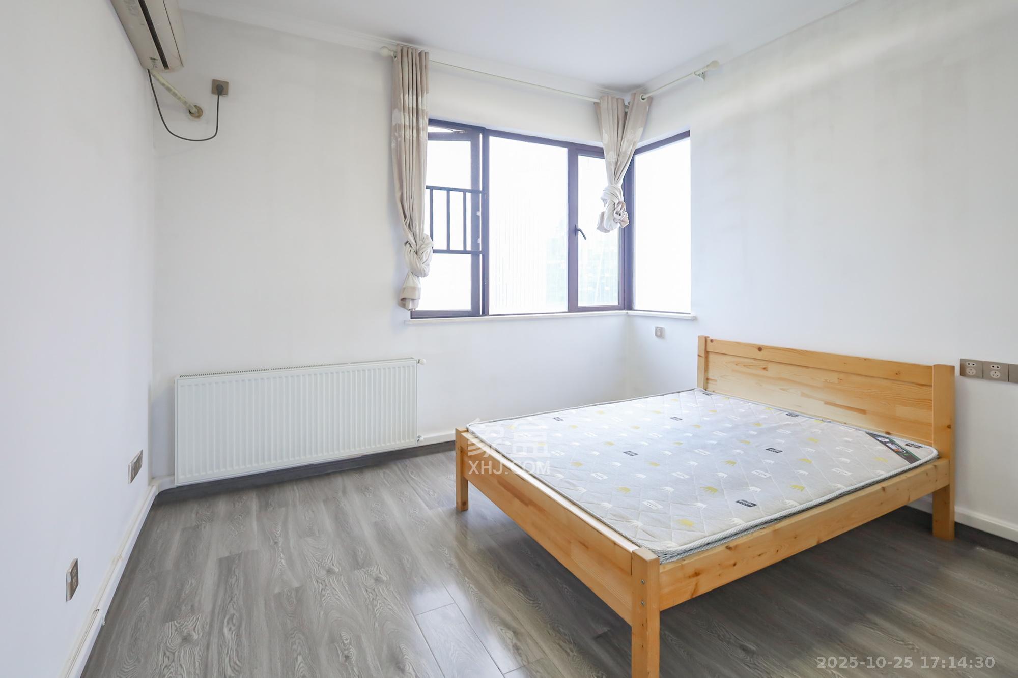 保利西海岸A区  4室2厅2卫    260.0万卧室