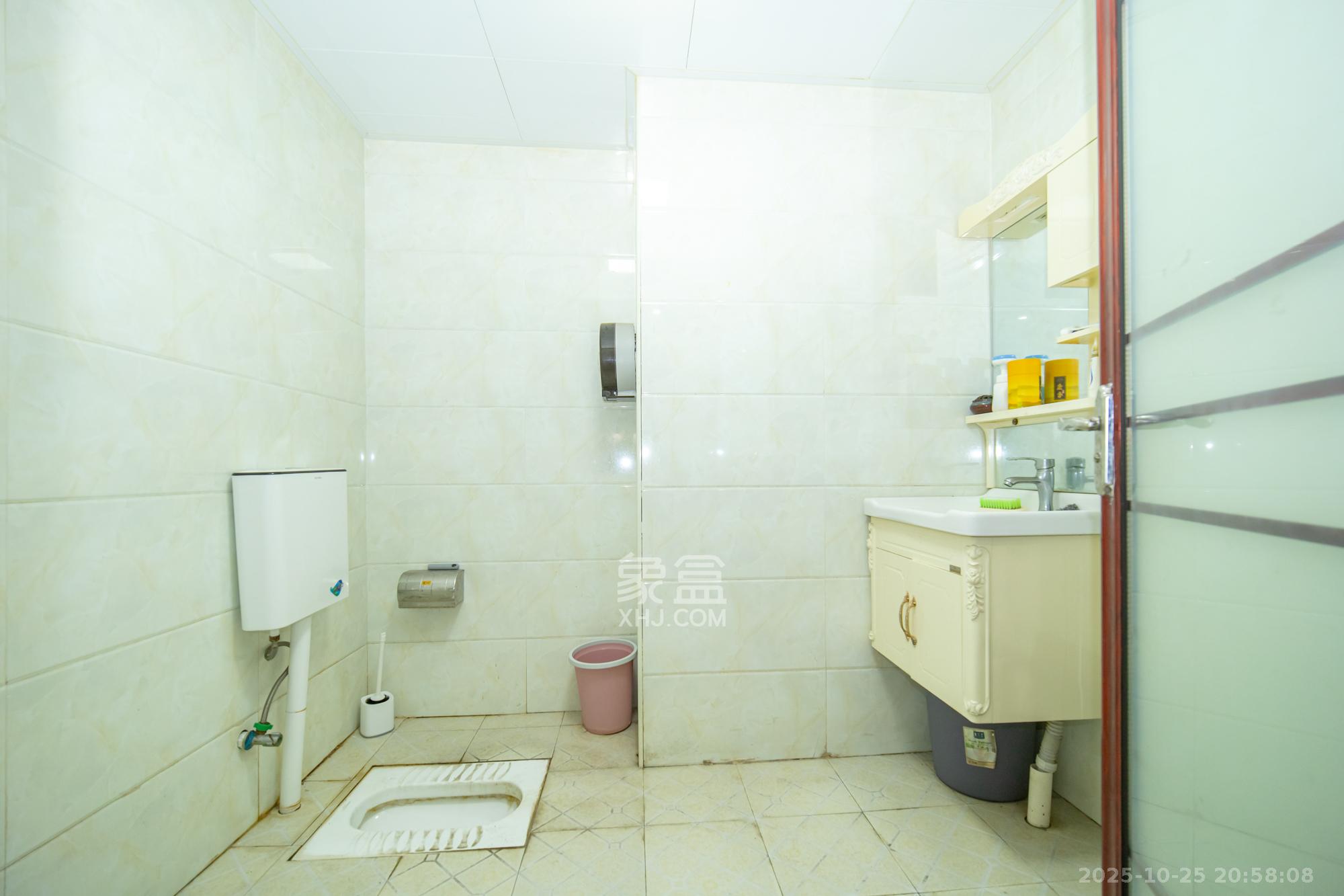 金科时代中心  1室1厅1卫    22.8万卫生间