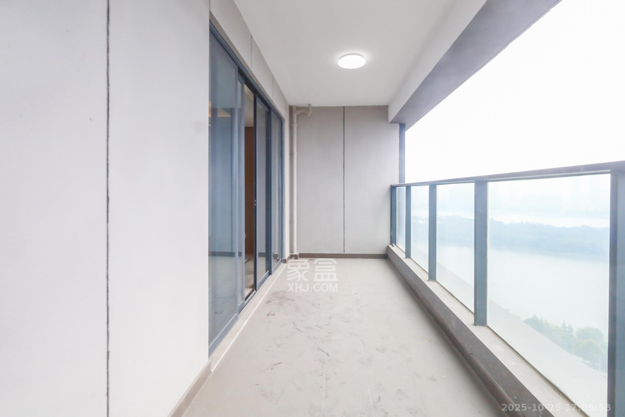 江山印  4室4厅3卫    558.0万 江山印  4室4厅3卫    558.0万阳台