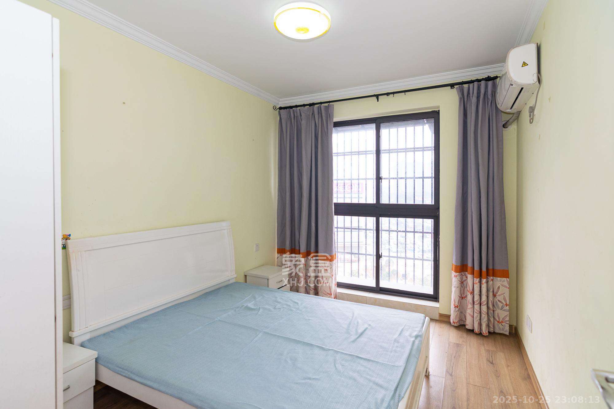 新城国际花都  3室2厅1卫    50.0万卧室