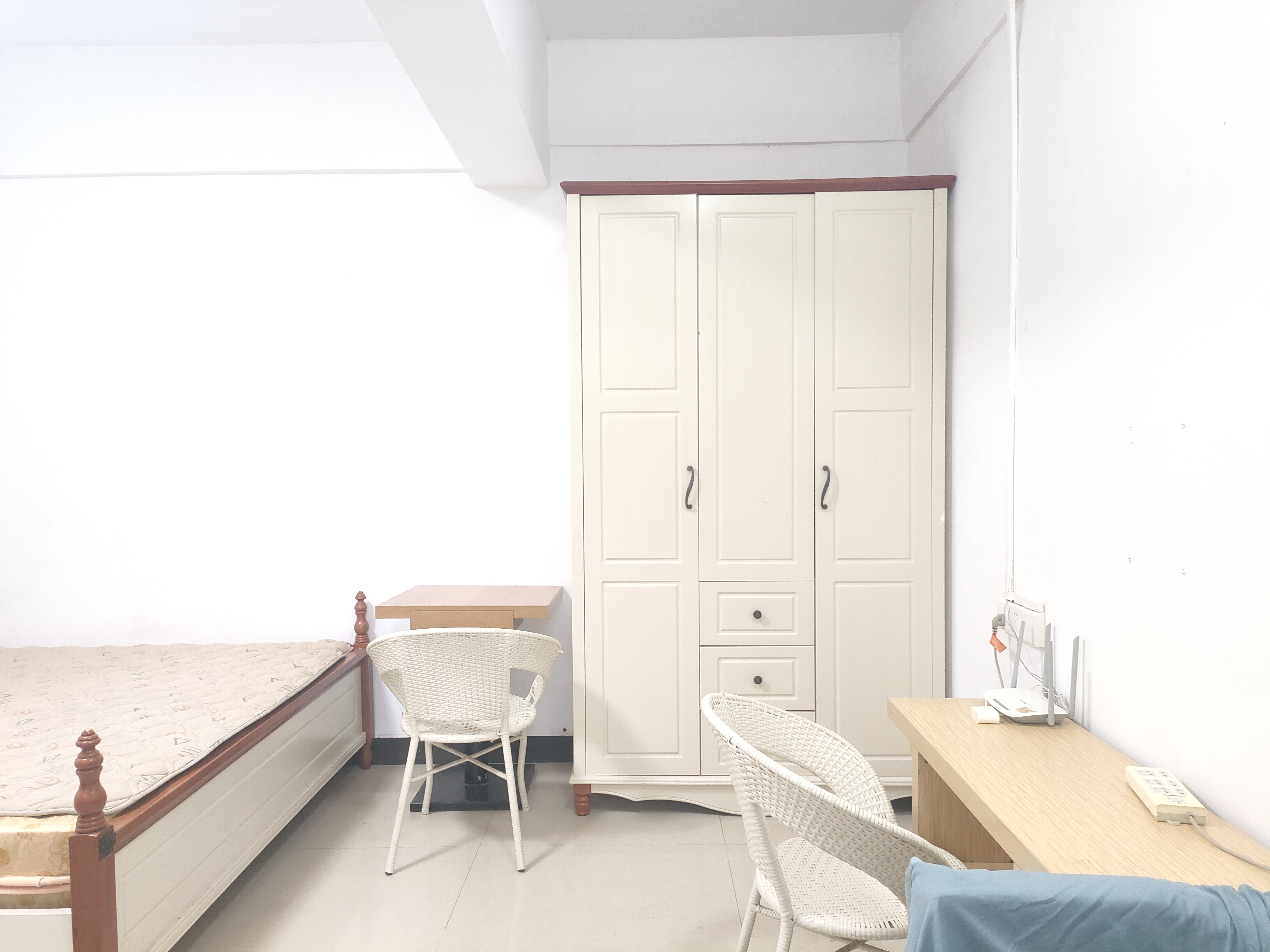 华新商业大厦  1室0厅1卫    1100.0元/月室内图