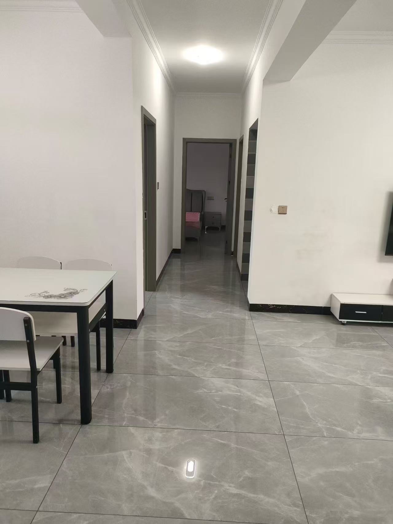 靛达广场 3室2厅2卫 2100.0元/月 靛达广场 3室2厅2卫 2100.0元/月室内图