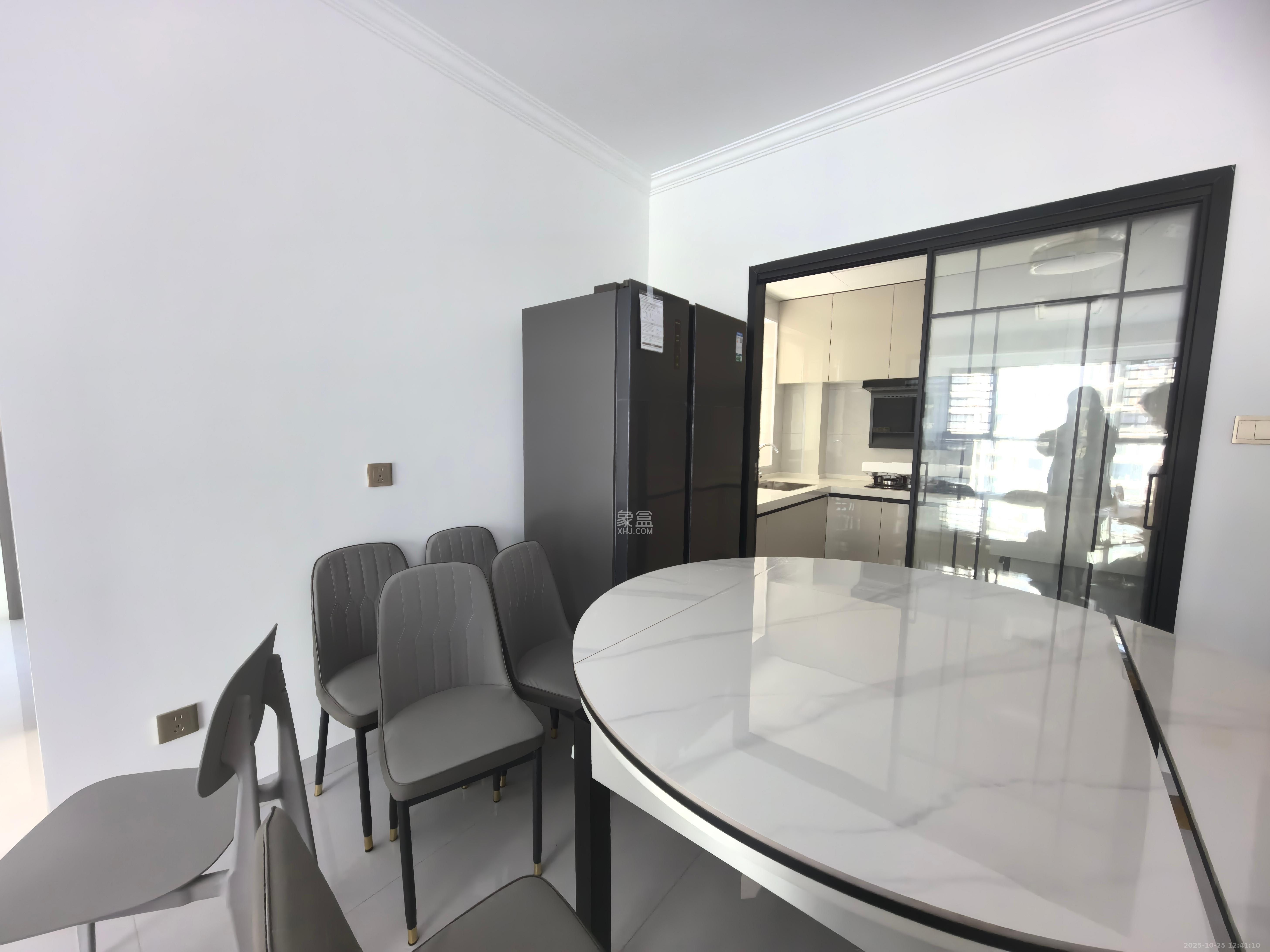 谷山景苑  3室2厅2卫    2400.0元/月 谷山景苑  3室2厅2卫    2400.0元/月室内图1