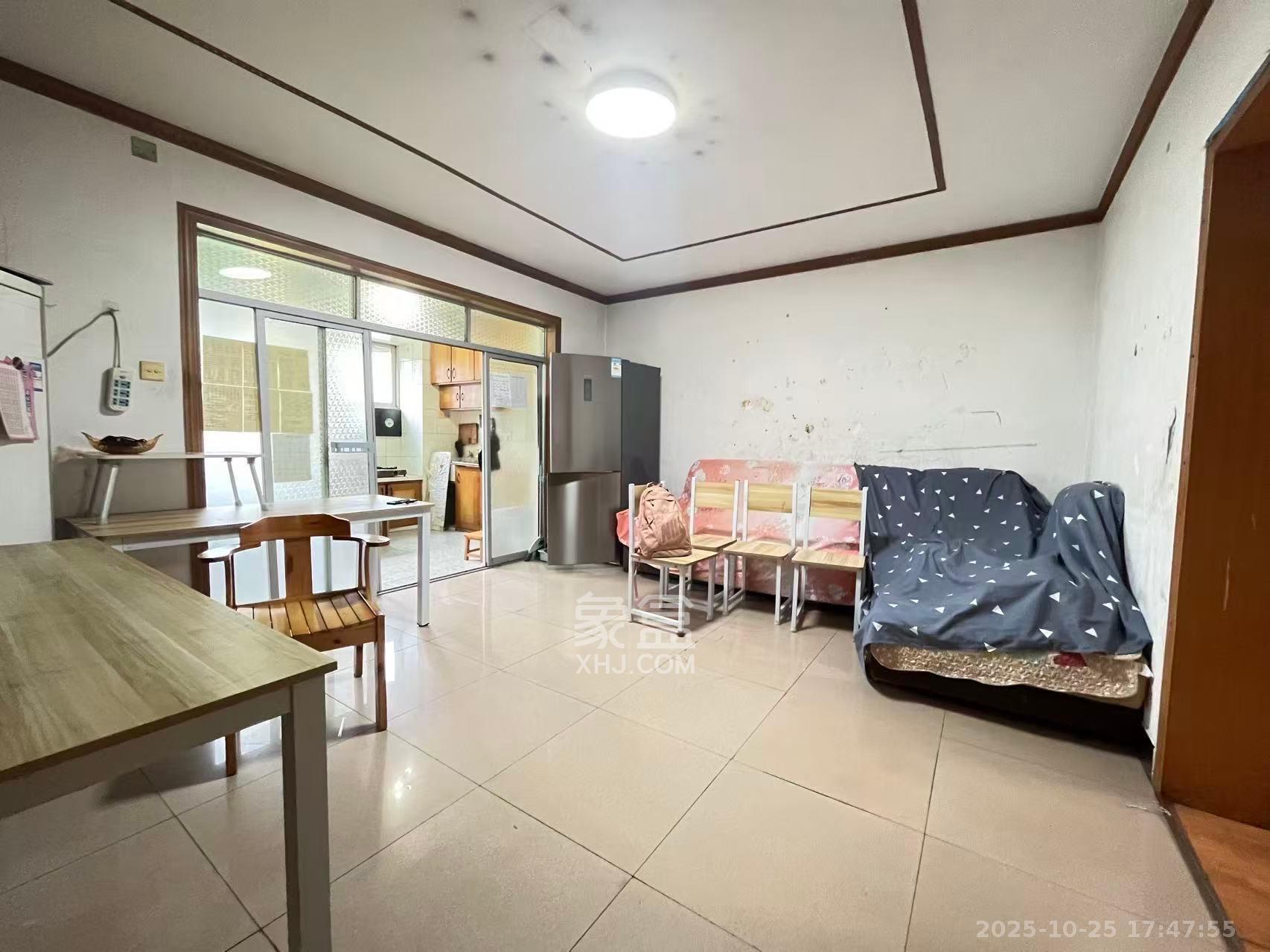 动力南苑  2室1厅1卫    1600.0元/月 动力南苑  2室1厅1卫    1600.0元/月室内图1