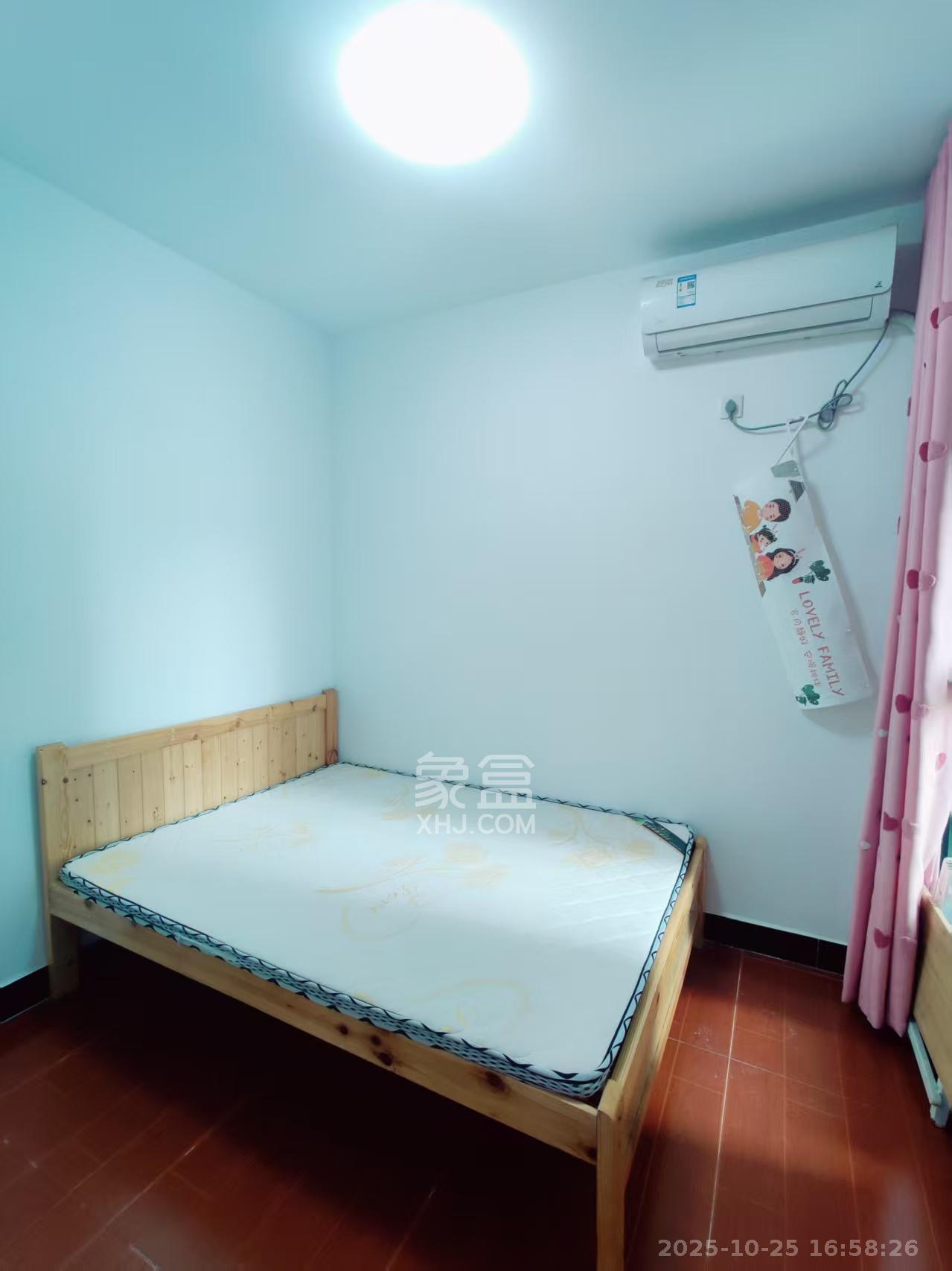 富基世纪公园  3室2厅1卫    1600.0元/月 富基世纪公园  3室2厅1卫    1600.0元/月室内图