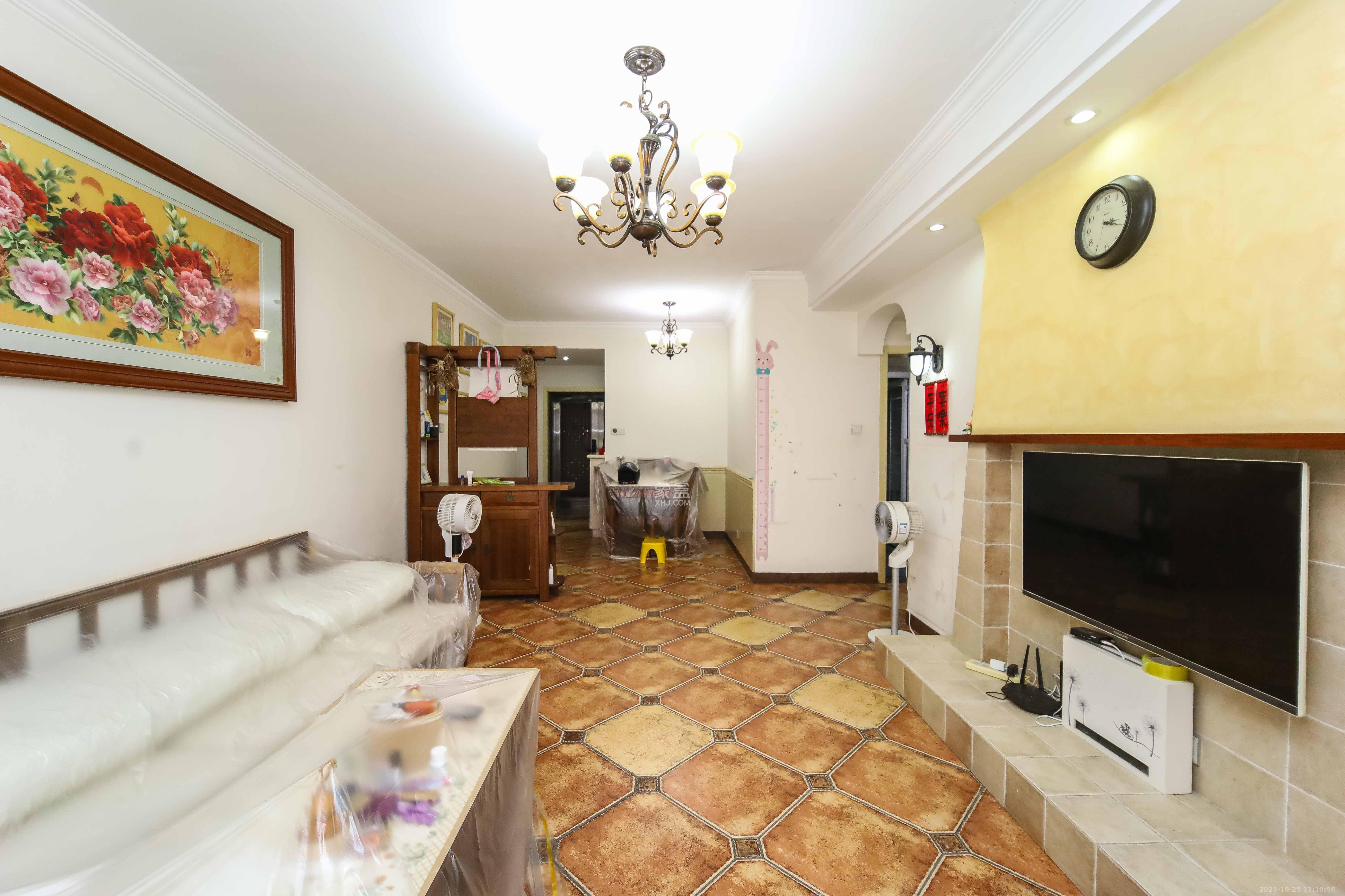 江河双水湾  3室2厅1卫    89.8万 江河双水湾  3室2厅1卫    89.8万客厅