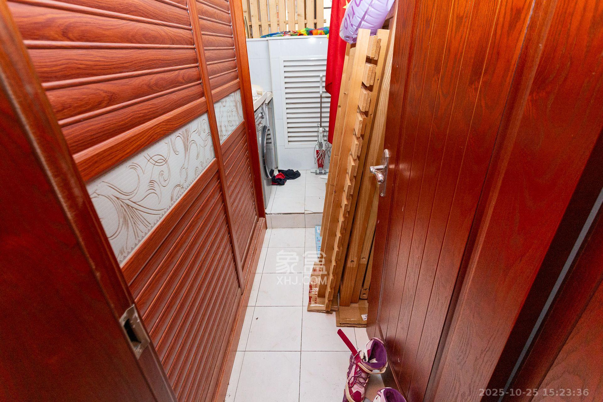 润和又一城  4室2厅2卫    2500.0元/月室内图