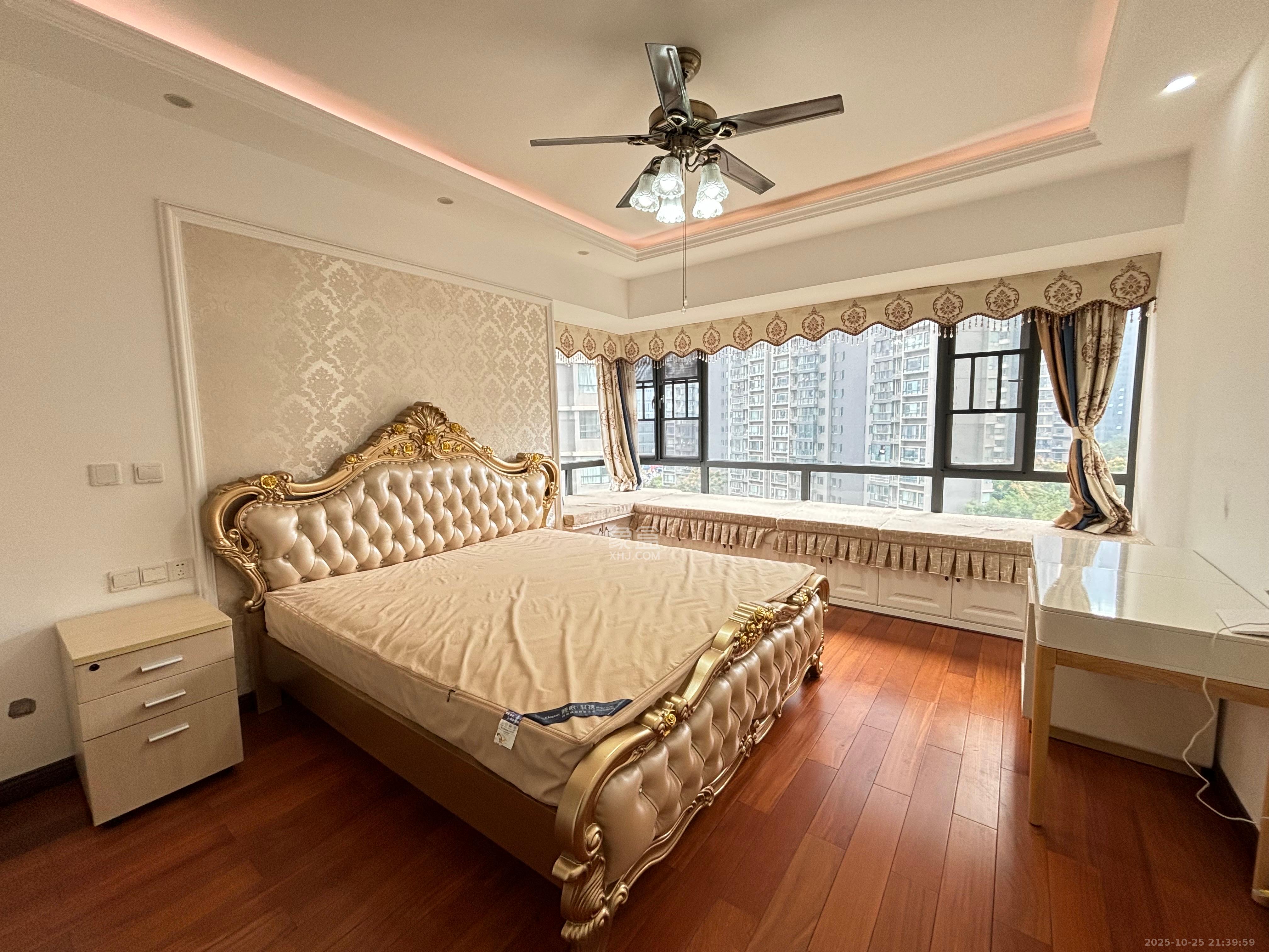 恒基凯旋门一二期  4室2厅2卫    4200.0元/月室内图