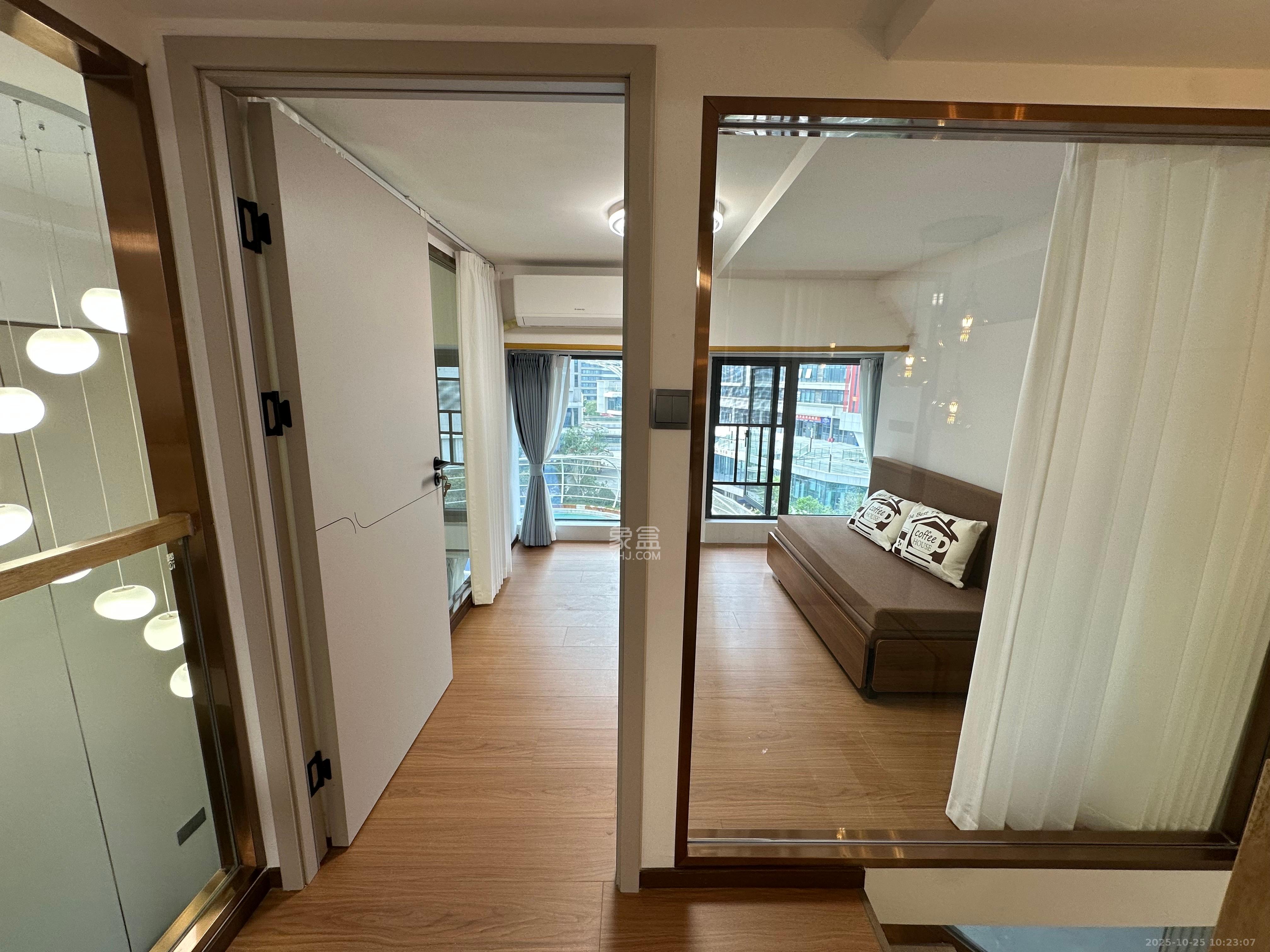 保利中环广场(保利中悦苑)  2室1厅1卫    2600.0元/月 保利中环广场(保利中悦苑)  2室1厅1卫    2600.0元/月室内图