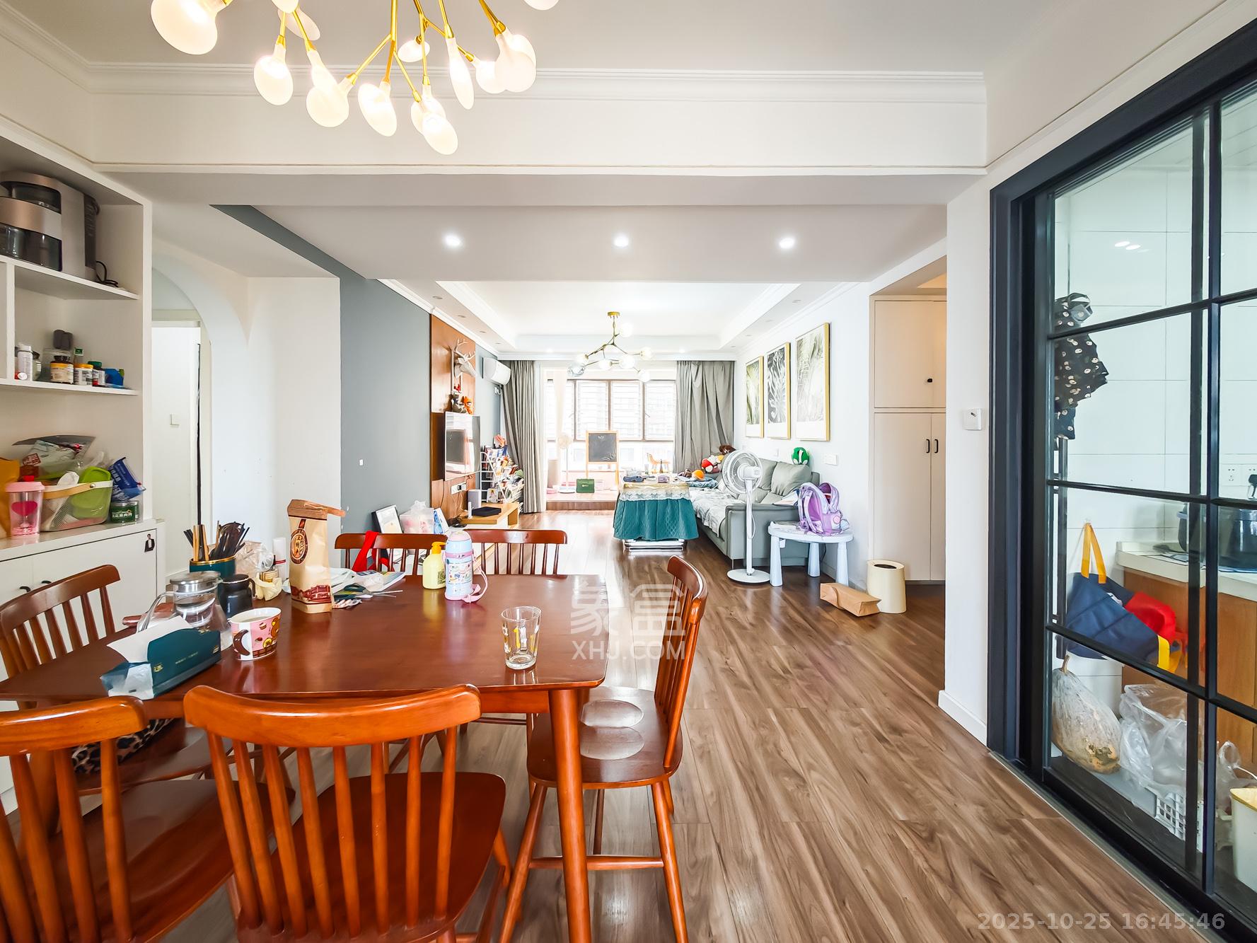 山语城三期  3室2厅2卫    83.0万 山语城三期  3室2厅2卫    83.0万客厅