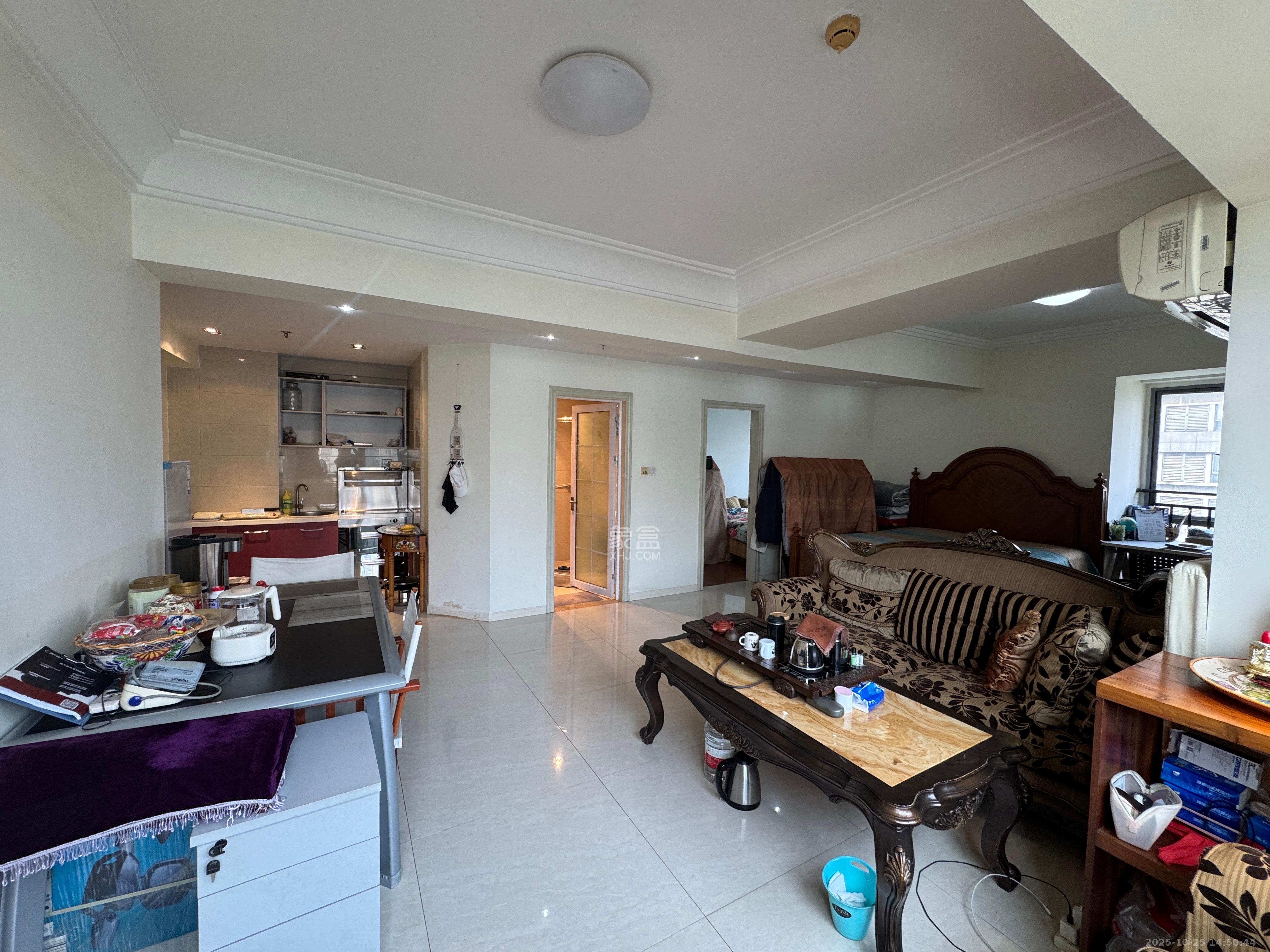 西子一间  1室2厅1卫    2300.0元/月室内图