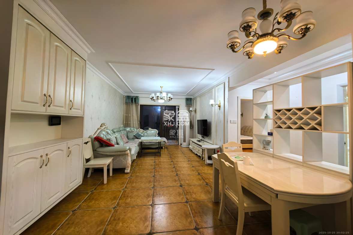 华润置地广场二期 3室2厅1卫 2300.0元/月 华润置地广场二期 3室2厅1卫 2300.0元/月室内图