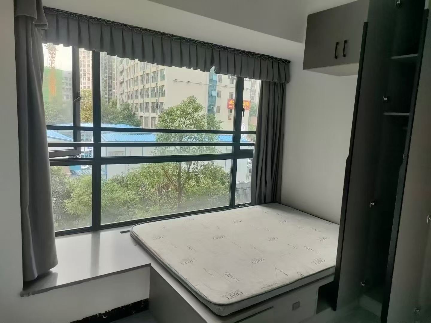 靛达广场  3室2厅2卫    2100.0元/月室内图