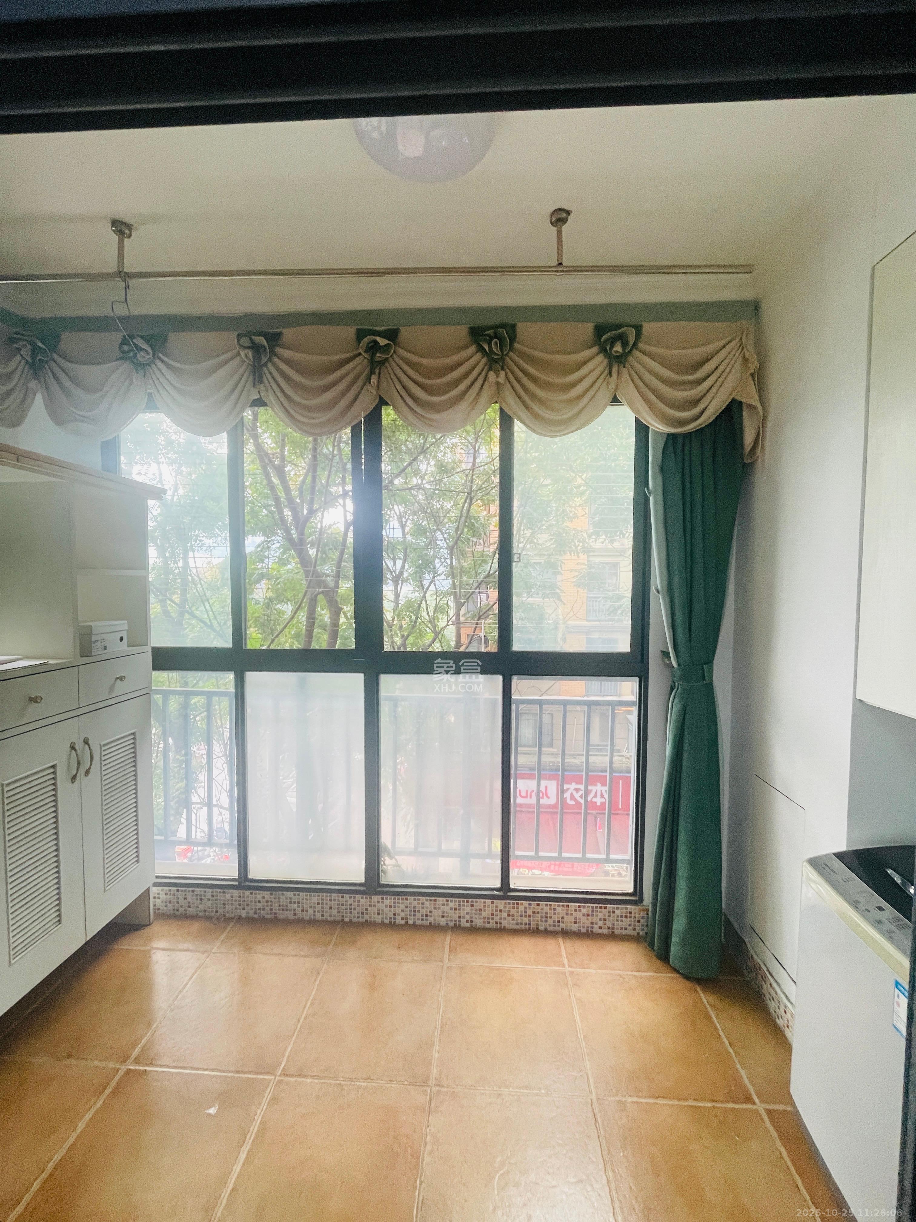 澳海澜庭 3室2厅1卫 1600.0元/月 澳海澜庭 3室2厅1卫 1600.0元/月室内图